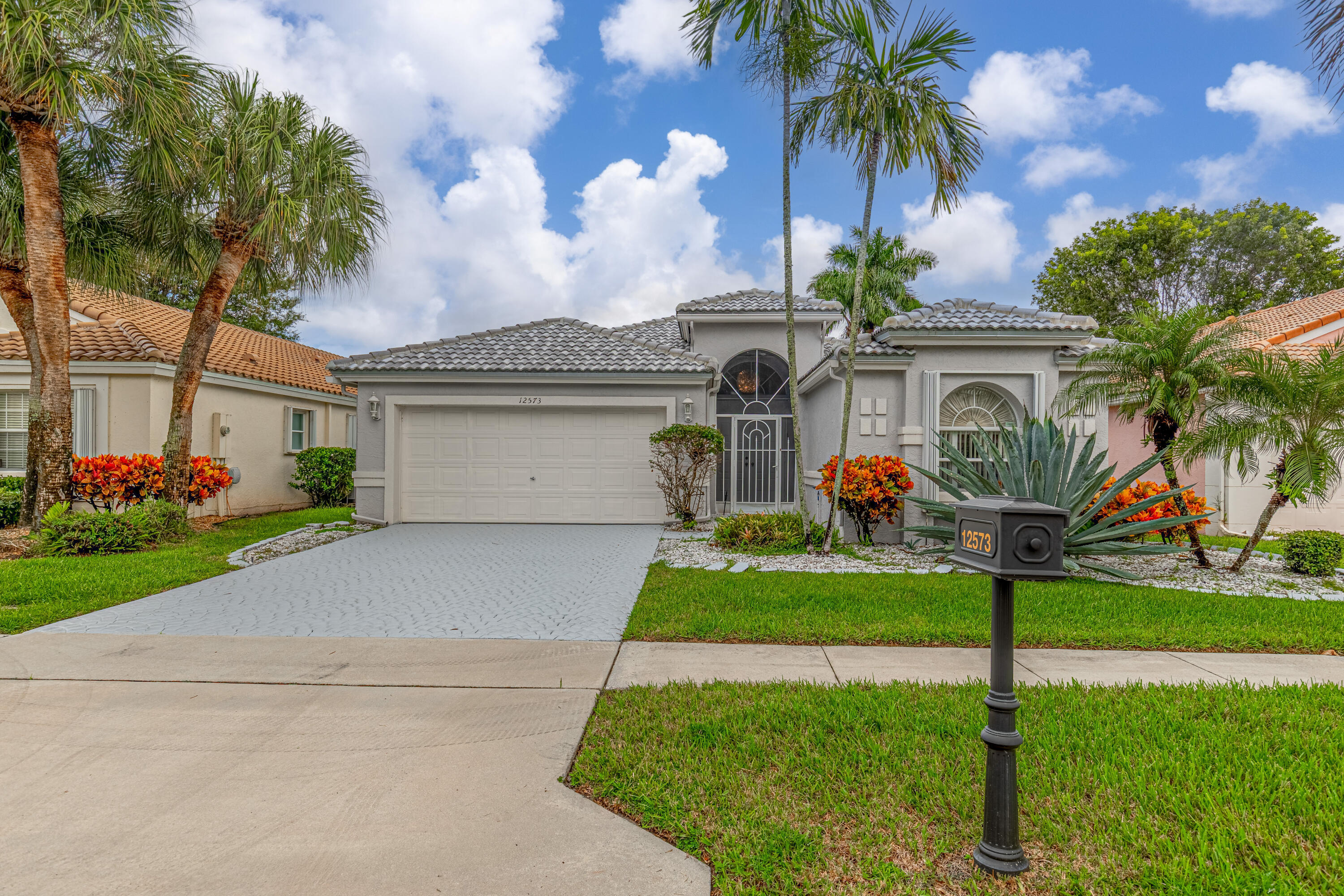 CORAL LAKES IV - Residential Lease