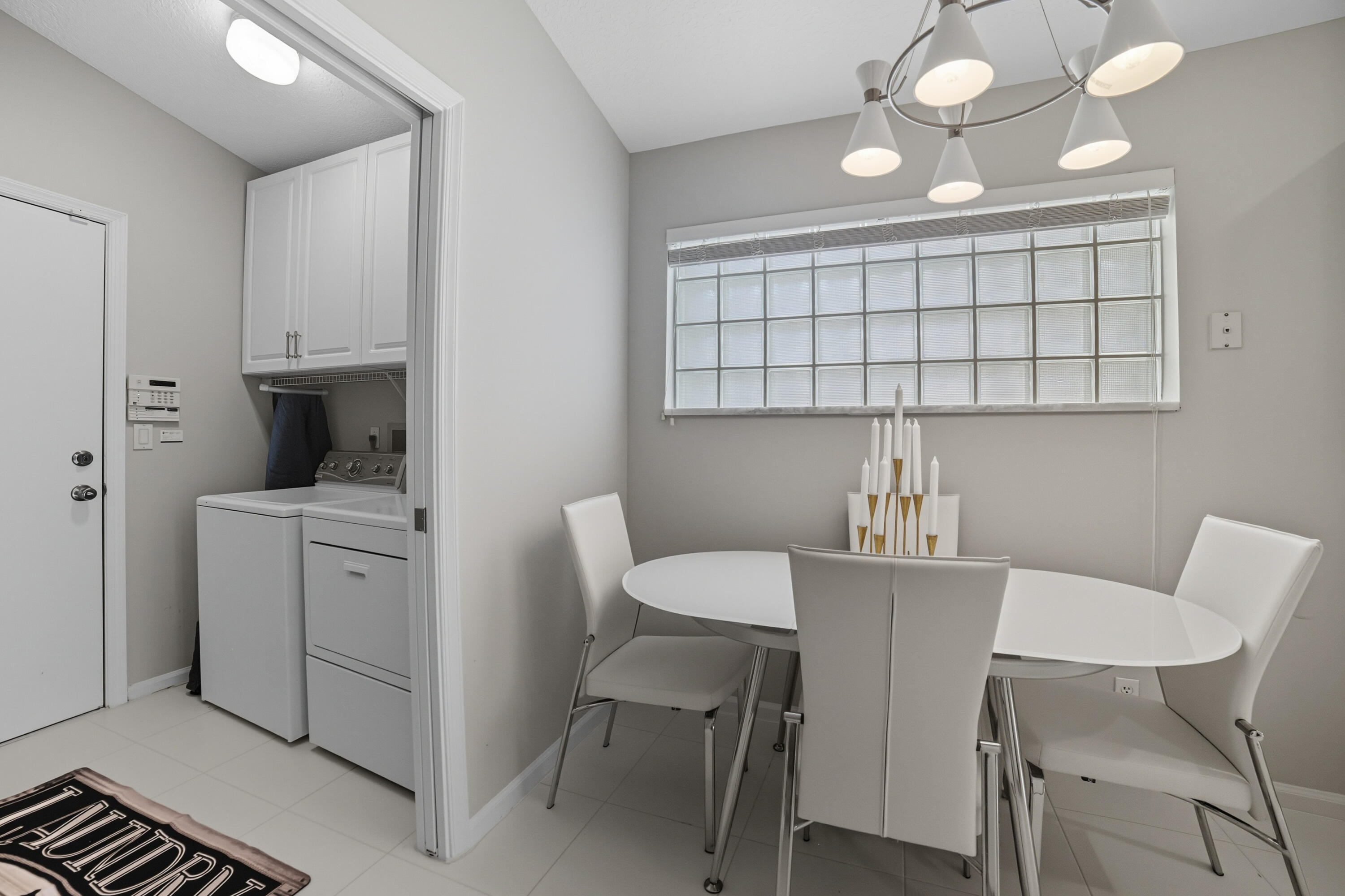 CORAL LAKES IV - Residential Lease