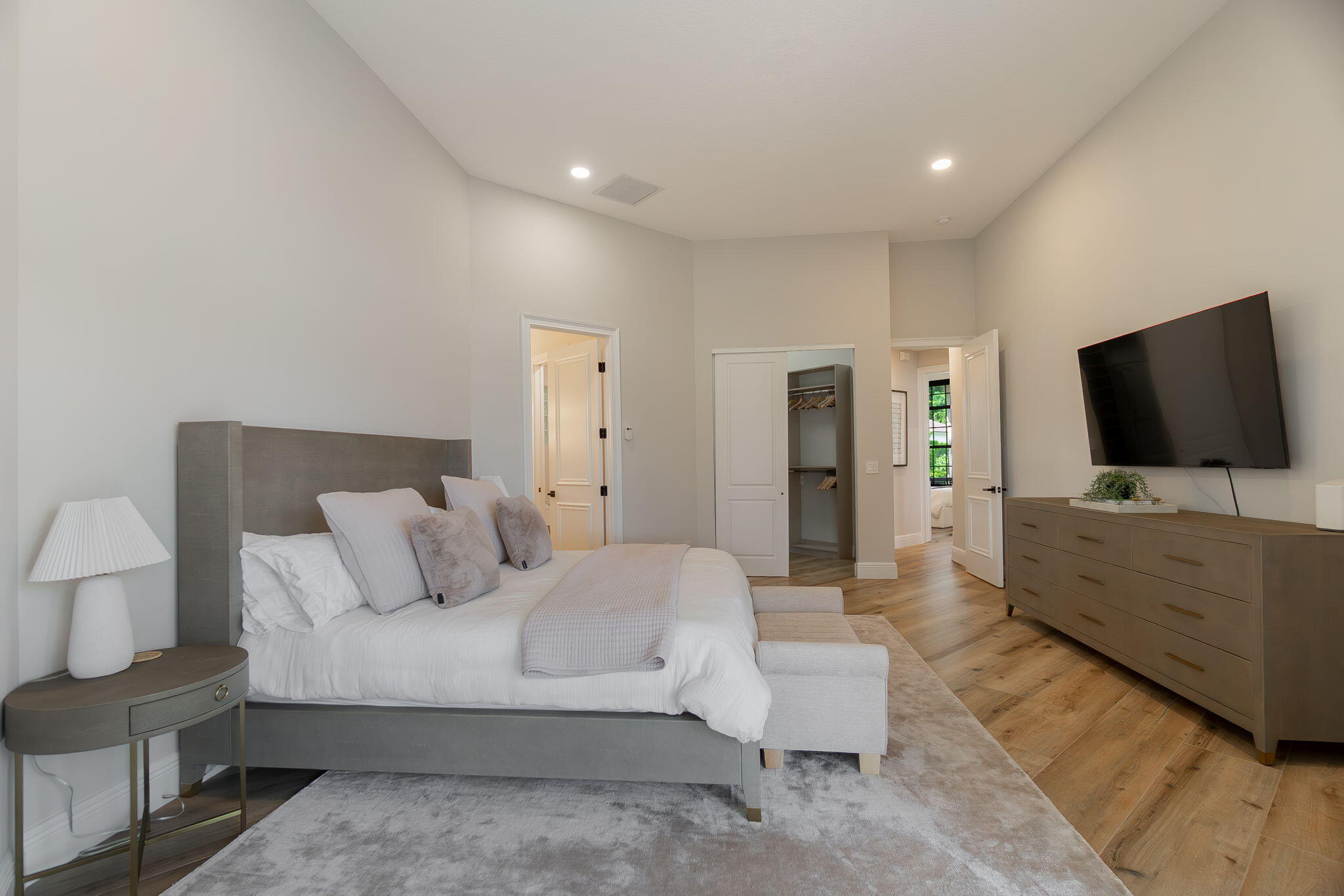 EAGLES LANDING OF P B POLO AND COUNTRY CLUB - Residential Lease