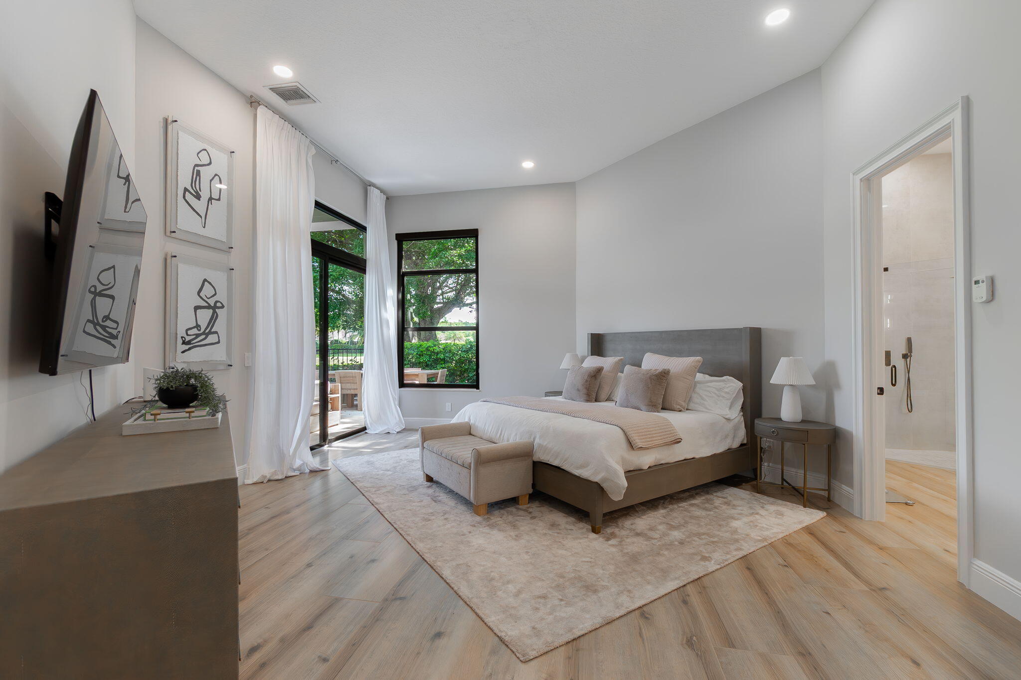 EAGLES LANDING OF P B POLO AND COUNTRY CLUB - Residential Lease