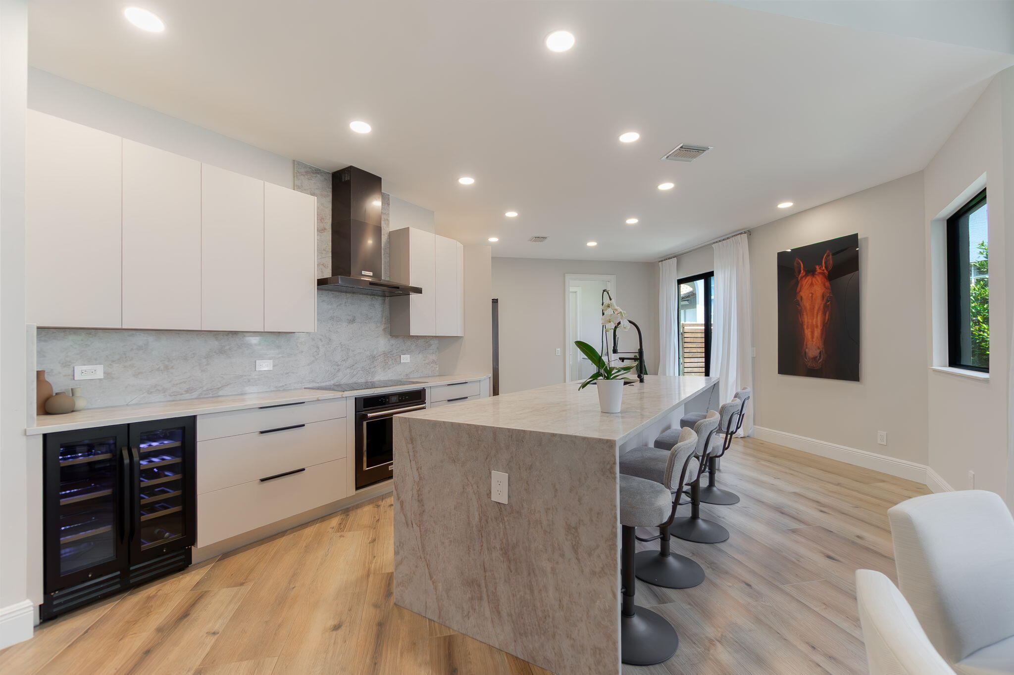 EAGLES LANDING OF P B POLO AND COUNTRY CLUB - Residential Lease