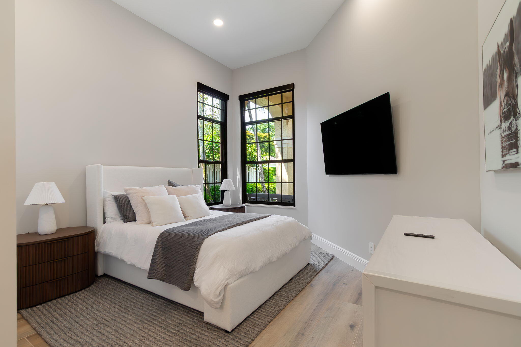 EAGLES LANDING OF P B POLO AND COUNTRY CLUB - Residential Lease