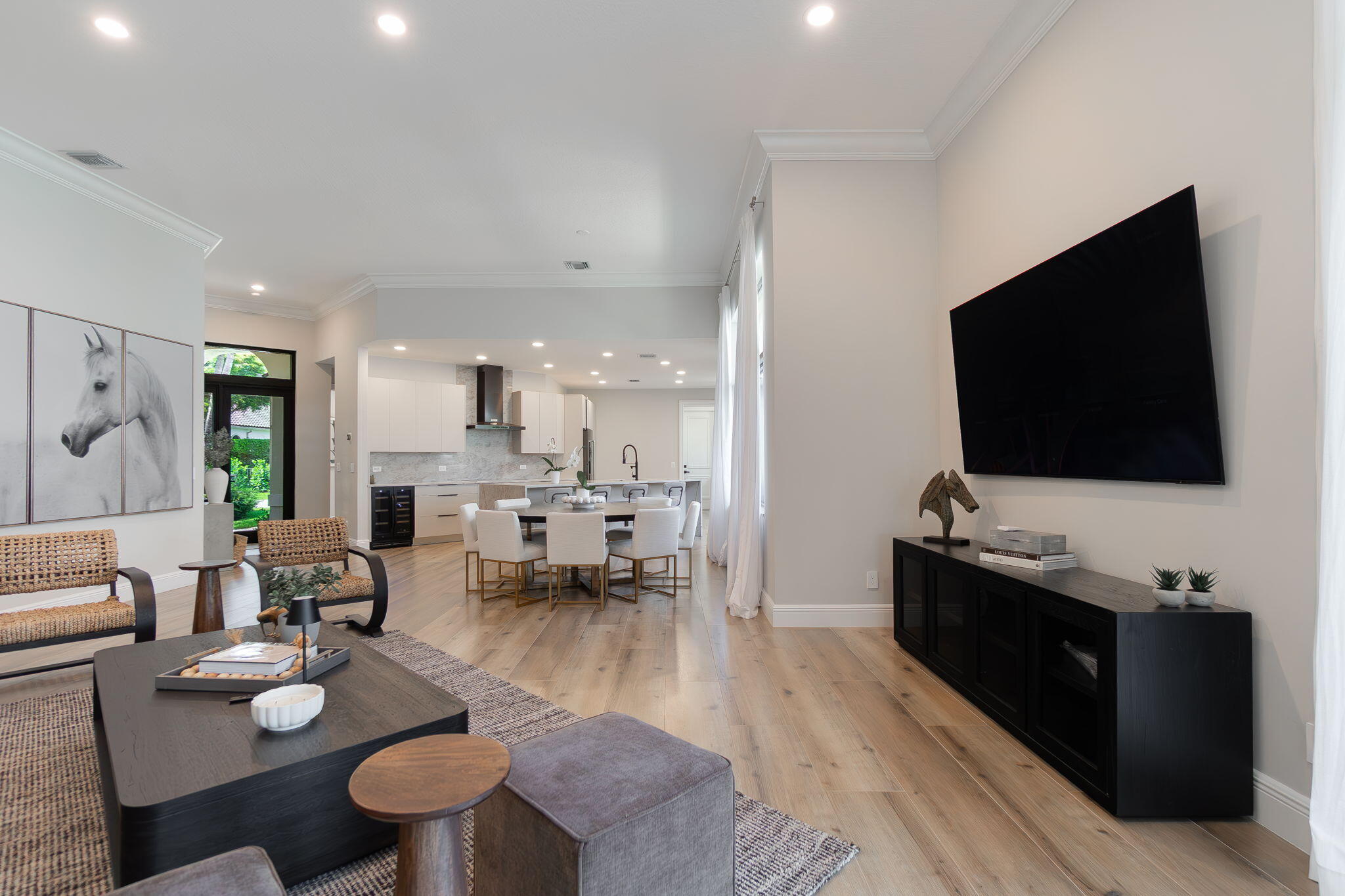 EAGLES LANDING OF P B POLO AND COUNTRY CLUB - Residential Lease
