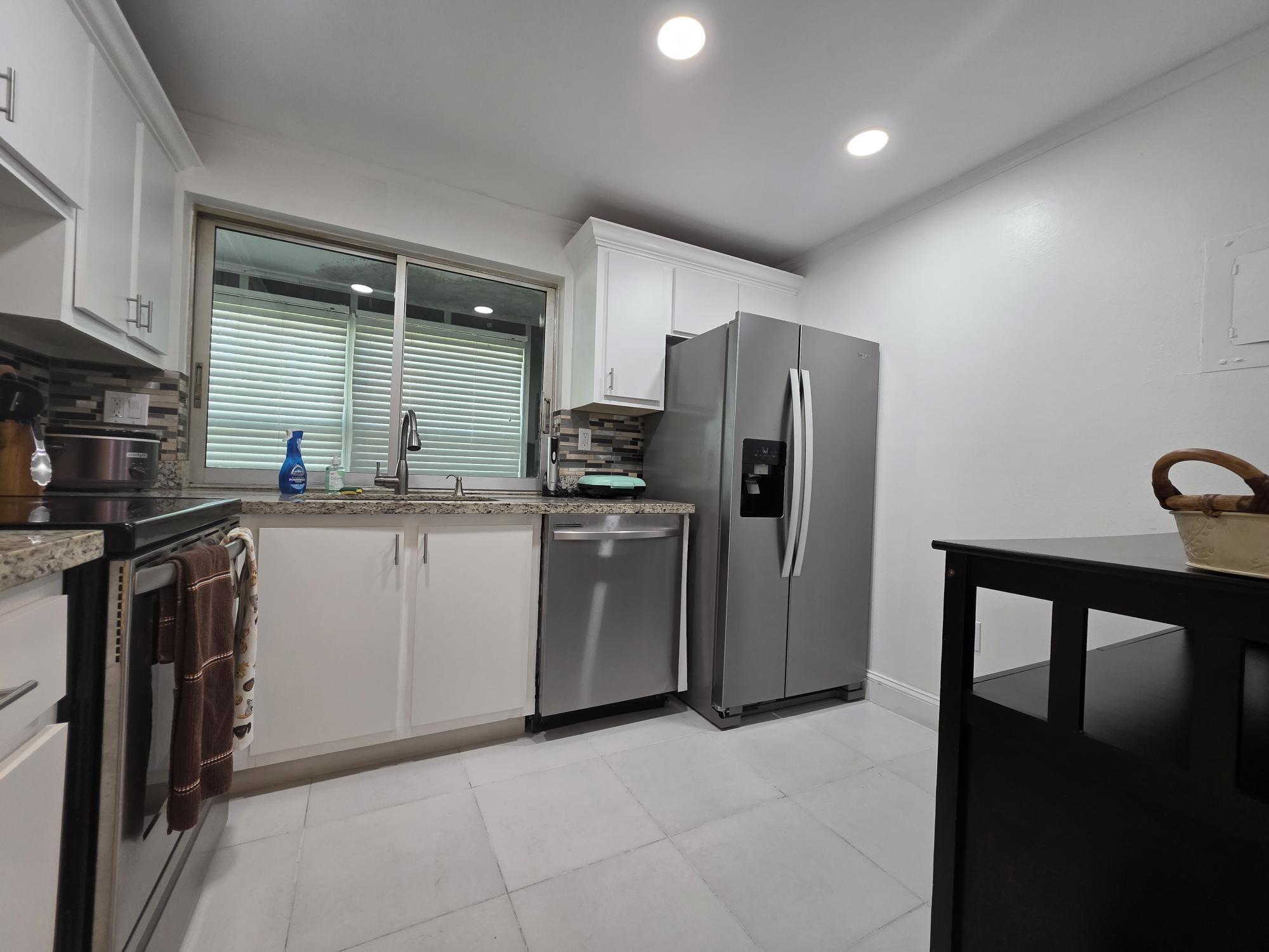 LIME BAY CONDOMINIUM 1 - Residential