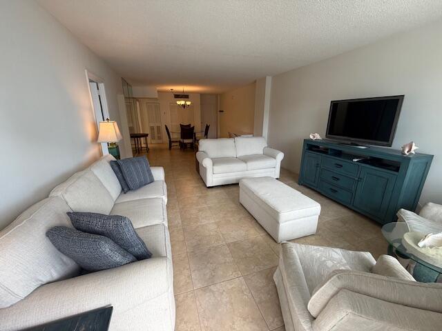 PATRICIAN OF PALM BEACH CONDO - Residential Lease