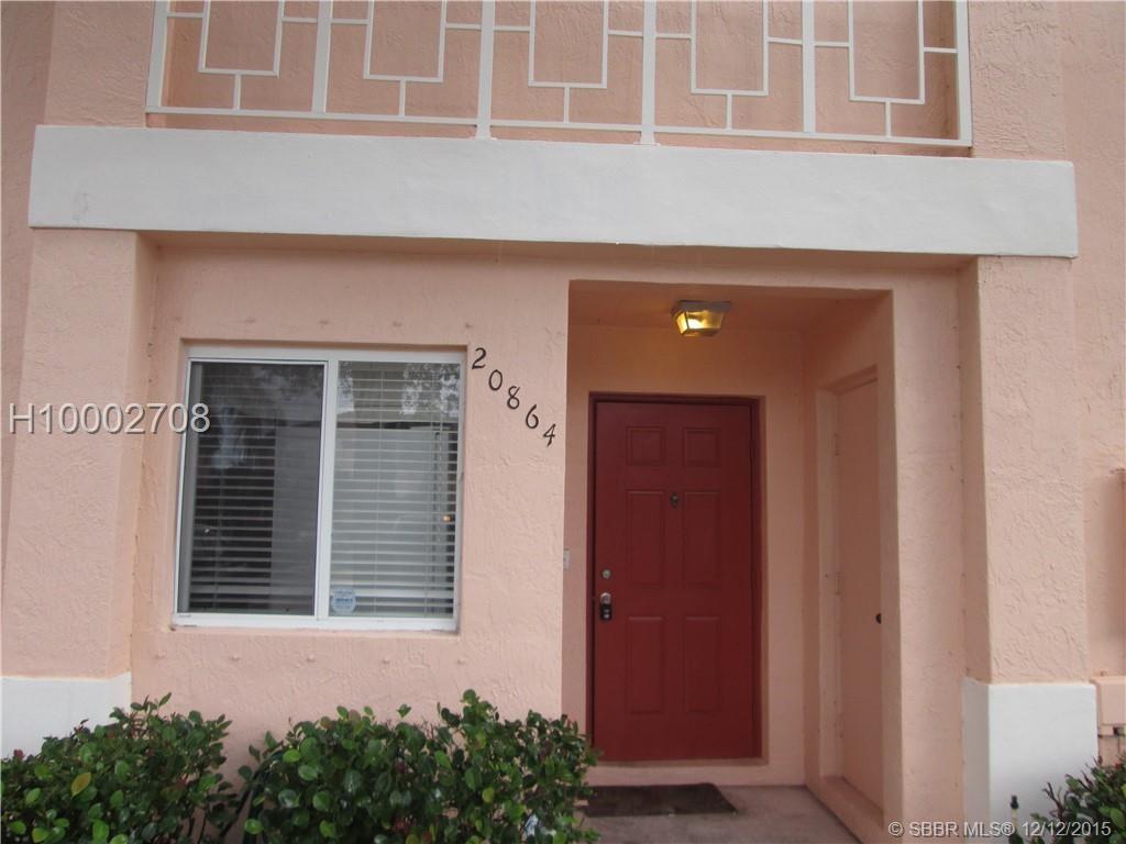 Lovely townhouse in Chapel Trail - Malibu Bay! This 3-bed, 2.5-bath home features a spacious screened patio. Enjoy the gated community with fantastic amenities like a pool, tennis courts, exercise room, clubhouse, and 24/7 security patrol. Nearby A-plus schools, parks, shopping centers, and dining.