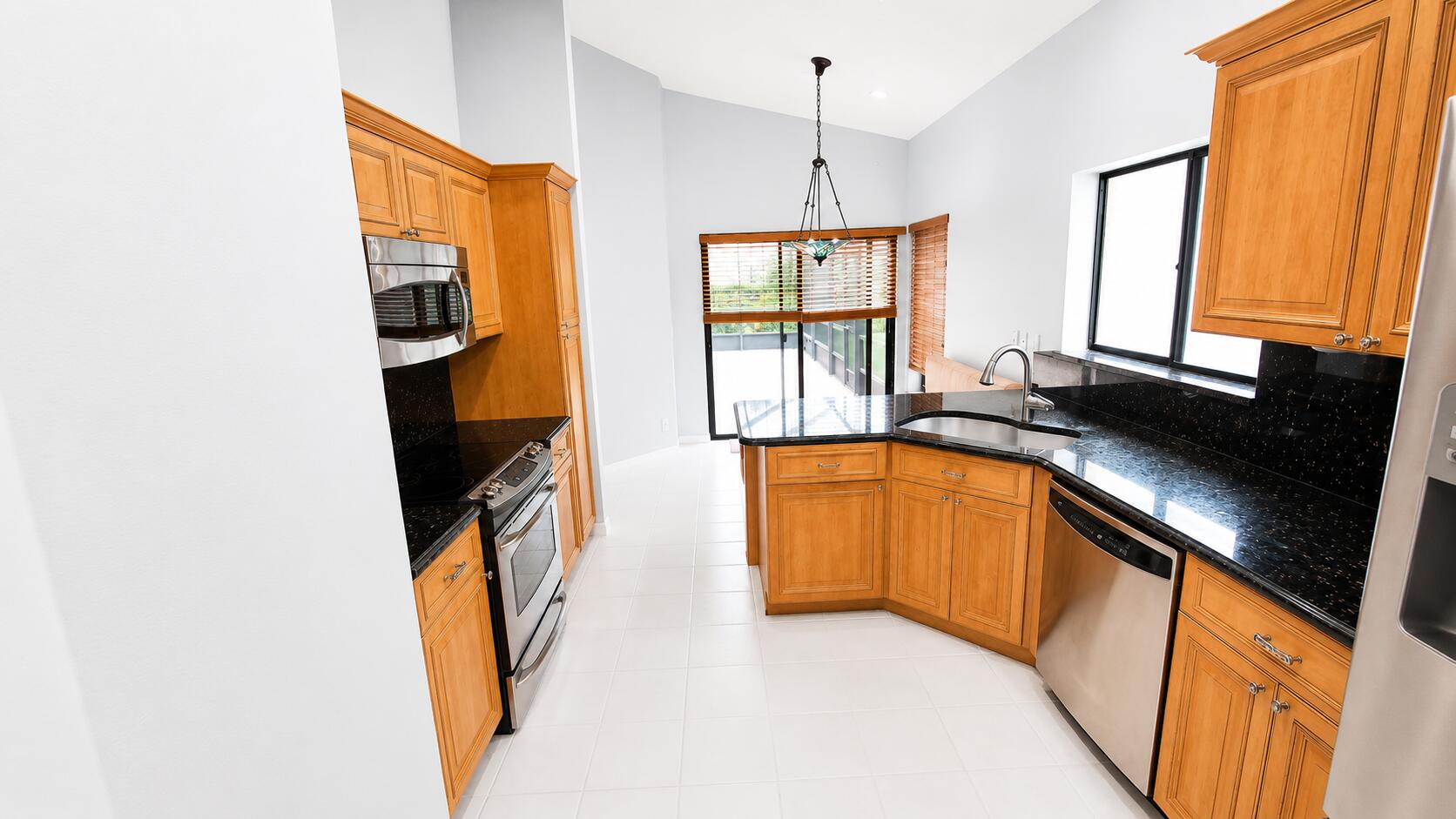 LEXINGTON LAKES - Residential
