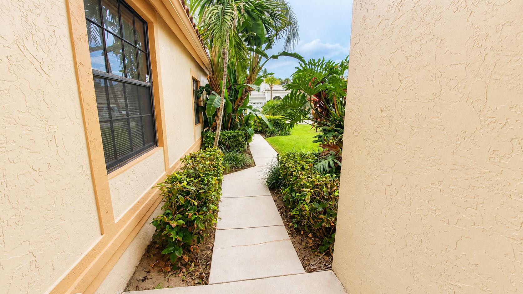 LEXINGTON LAKES - Residential