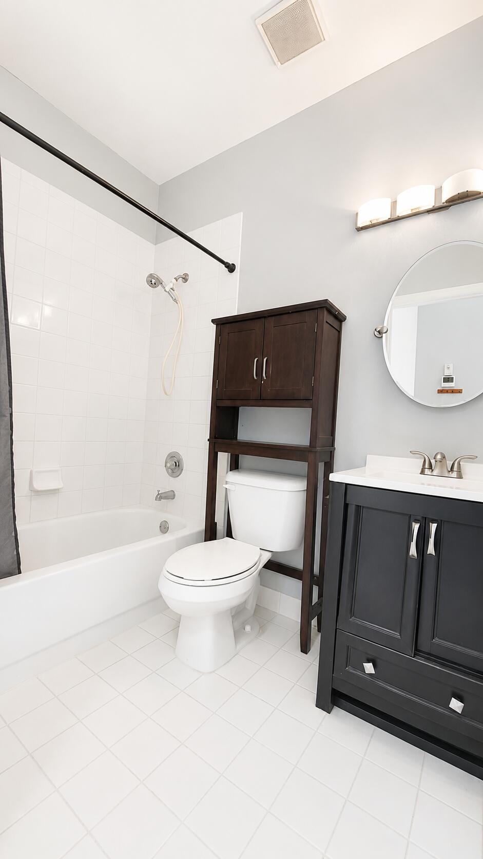 LEXINGTON LAKES - Residential
