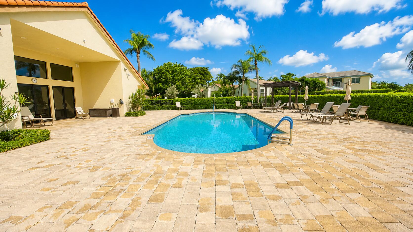 LEXINGTON LAKES - Residential