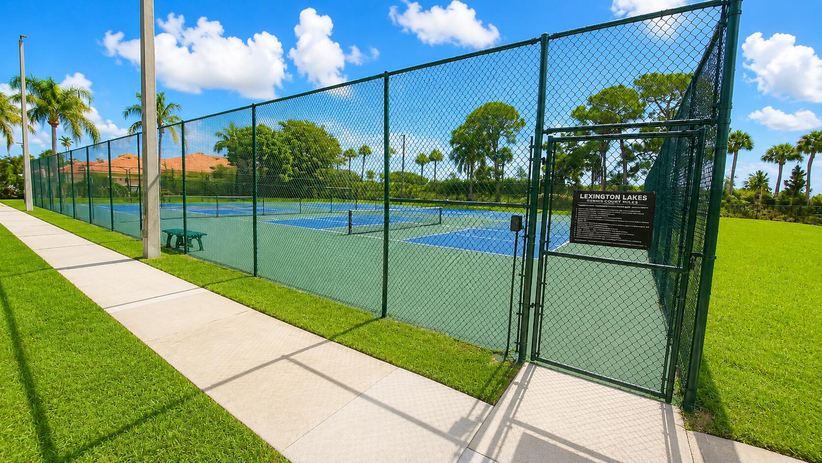 LEXINGTON LAKES - Residential