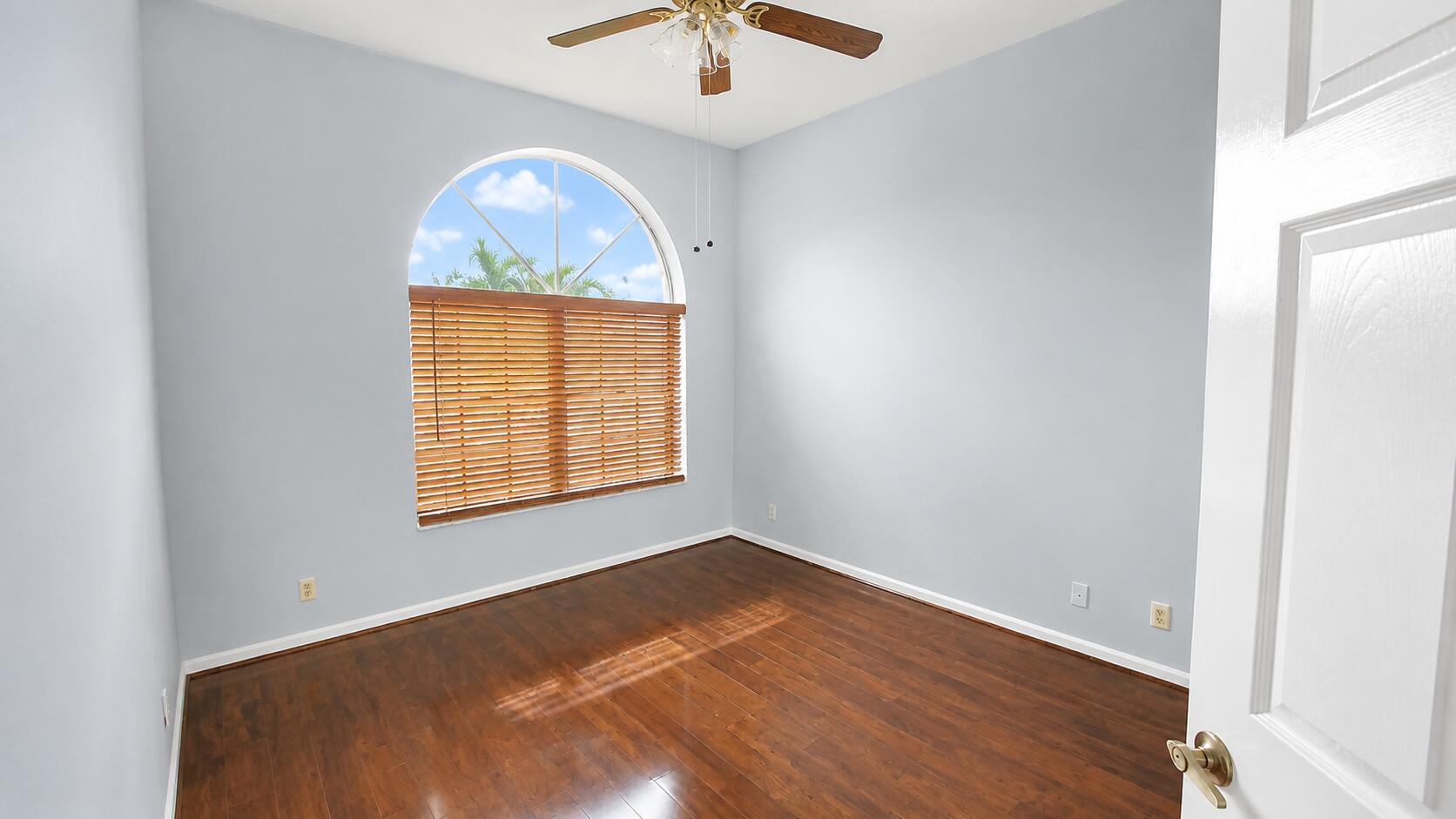LEXINGTON LAKES - Residential