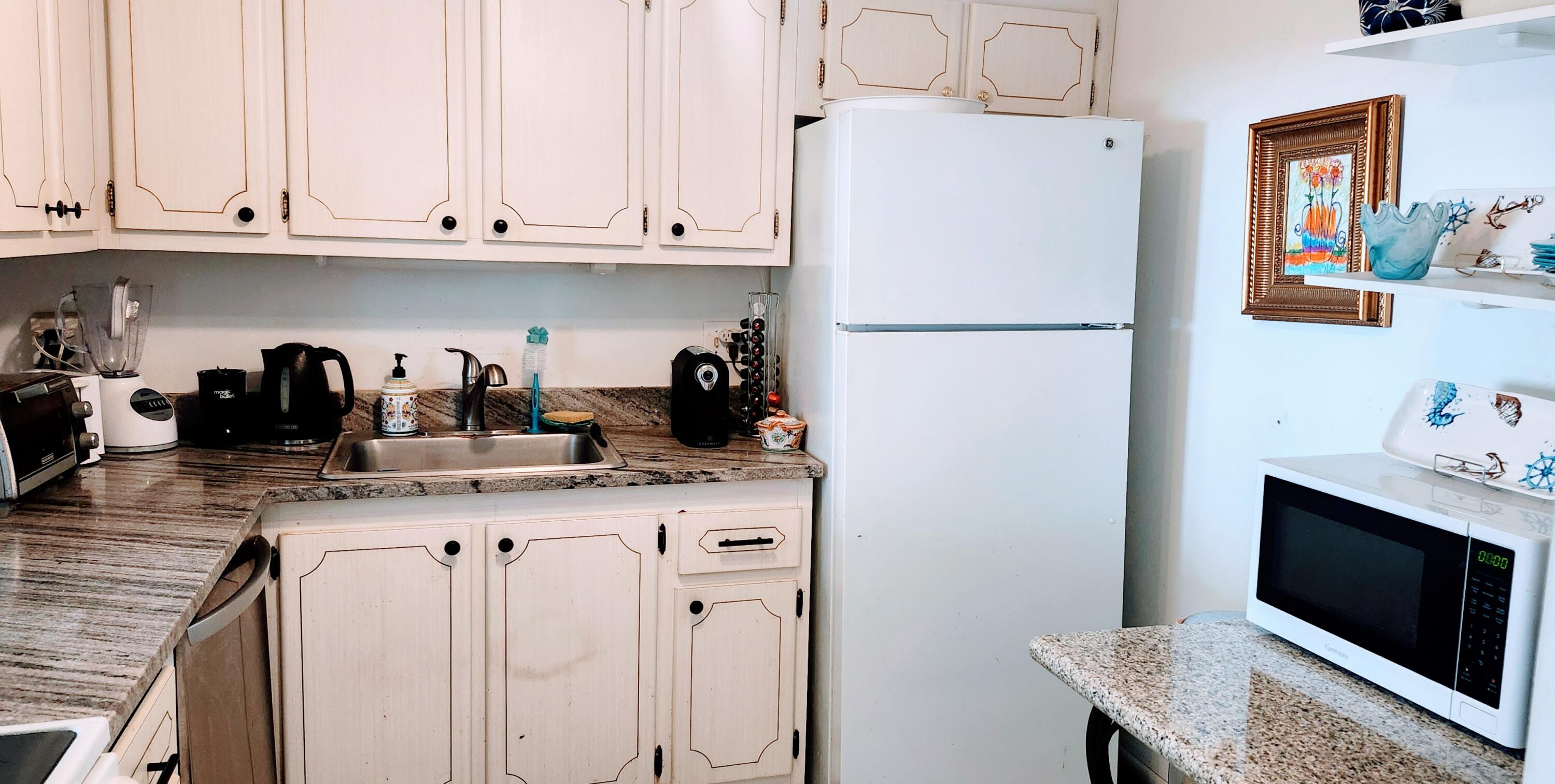 PALM LAKE 1 CONDO - Residential Lease