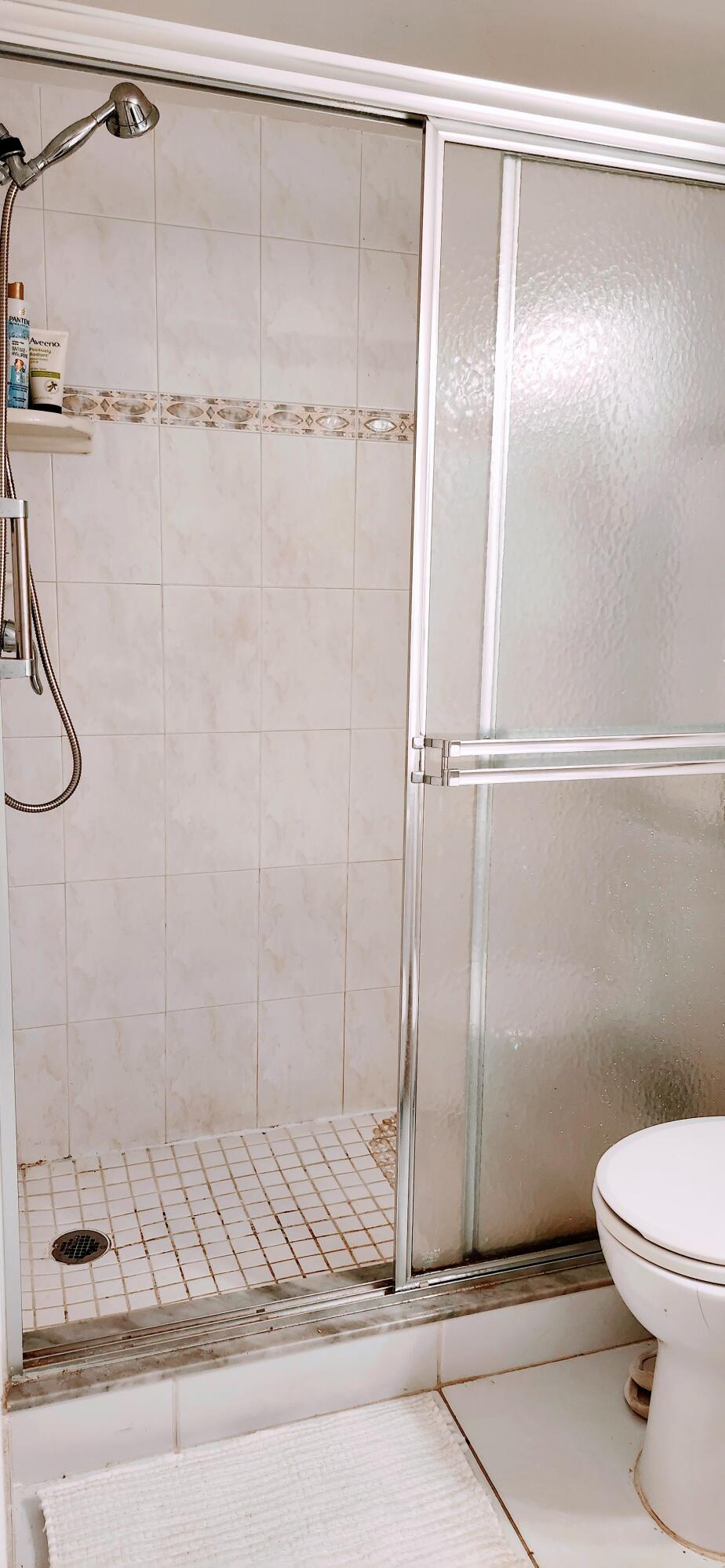 PALM LAKE 1 CONDO - Residential Lease