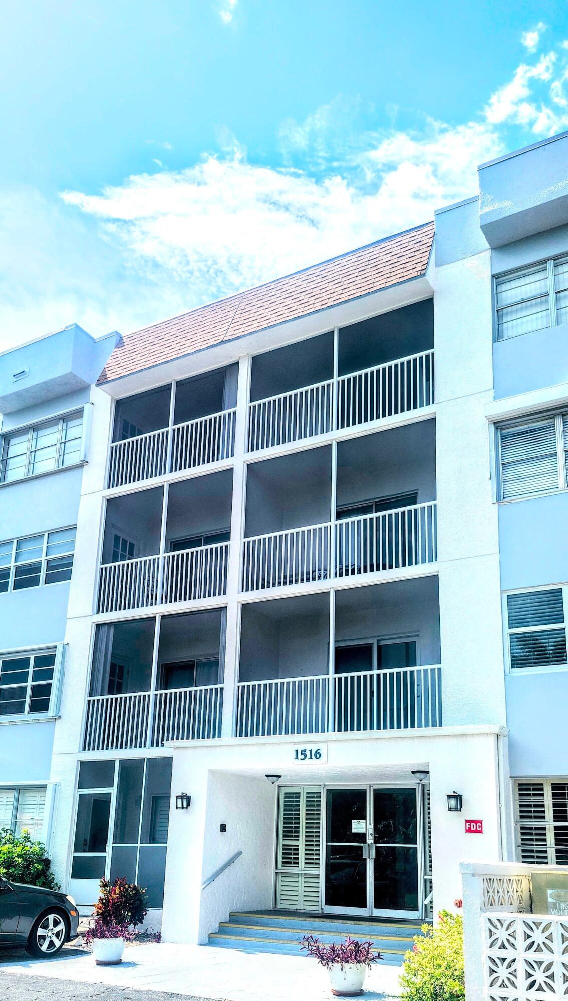 PALM LAKE 1 CONDO - Residential Lease
