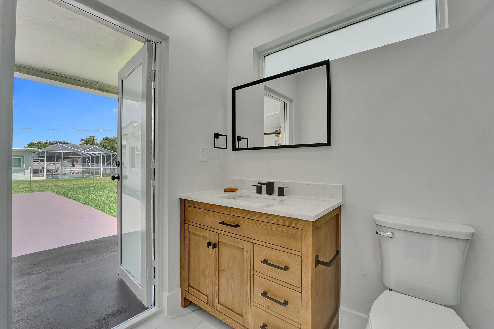 HOLLYWOOD HILLS - Residential Lease