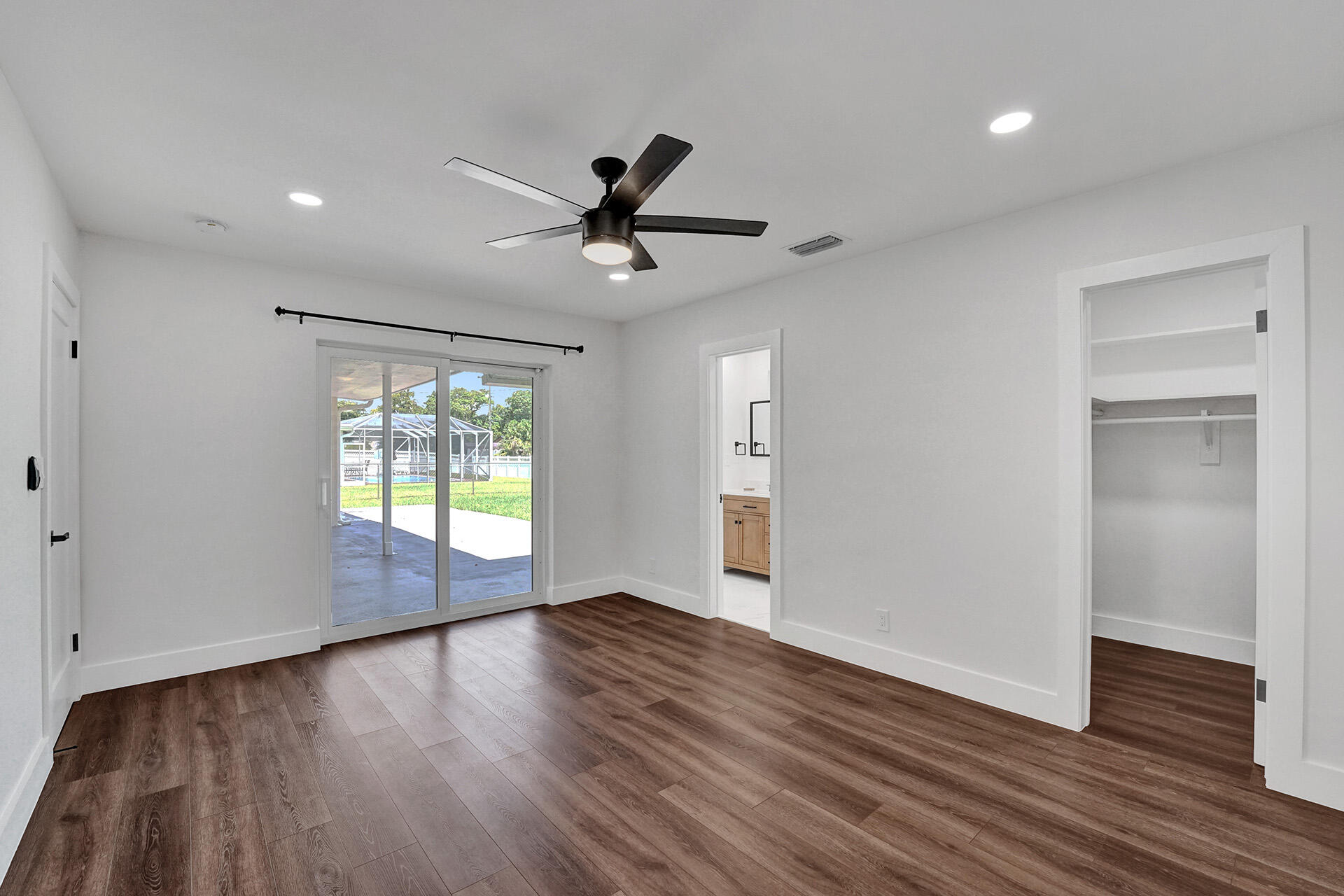 HOLLYWOOD HILLS - Residential Lease