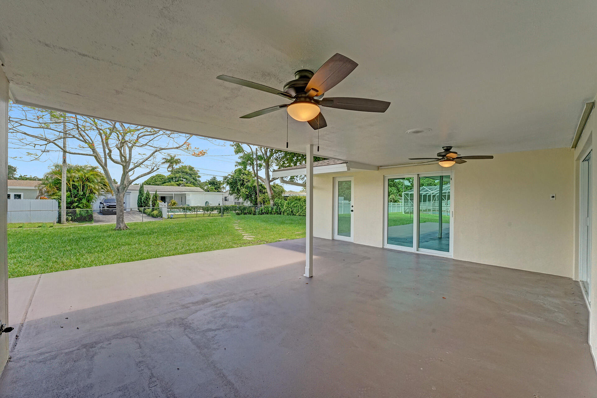 HOLLYWOOD HILLS - Residential Lease