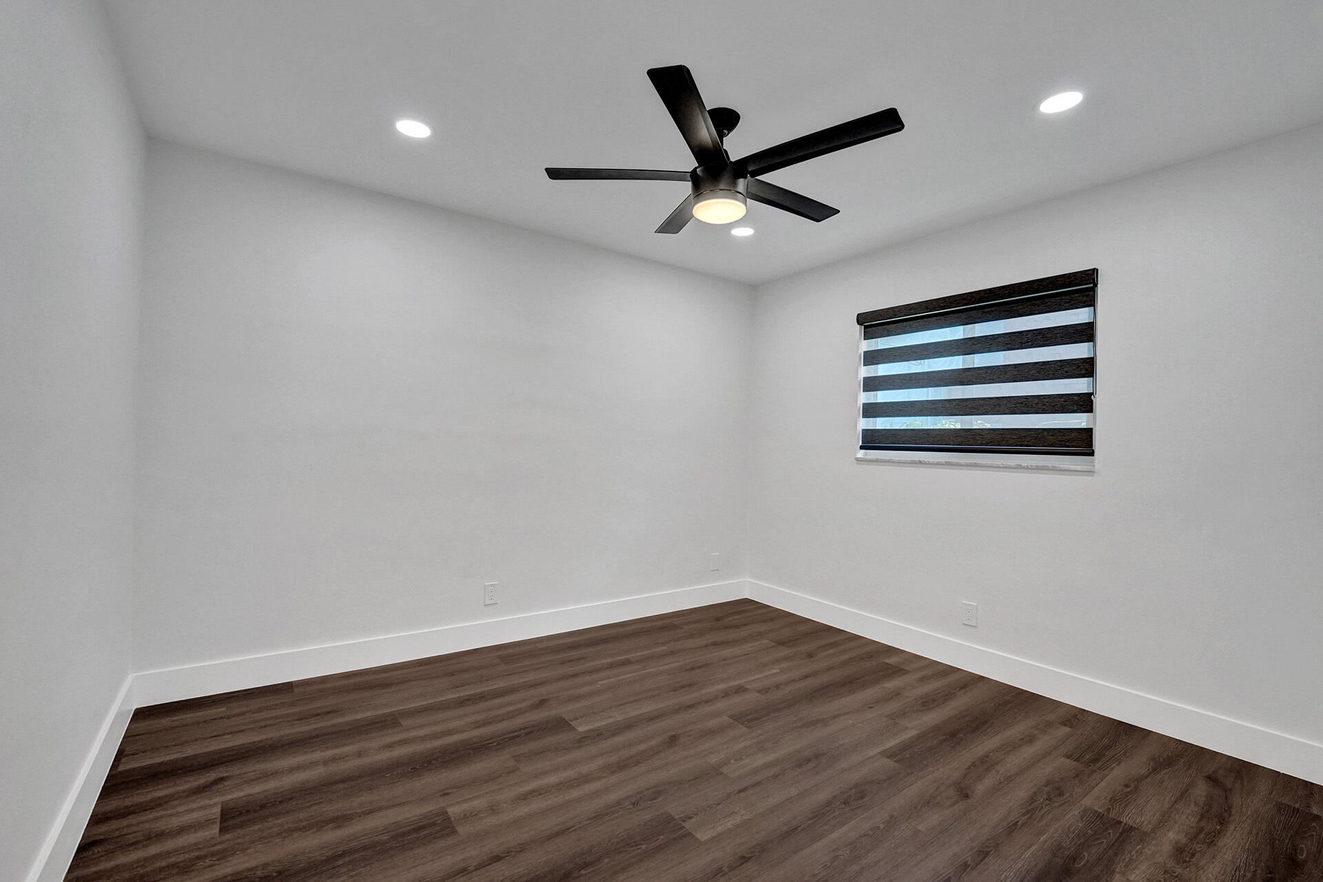 HOLLYWOOD HILLS - Residential Lease