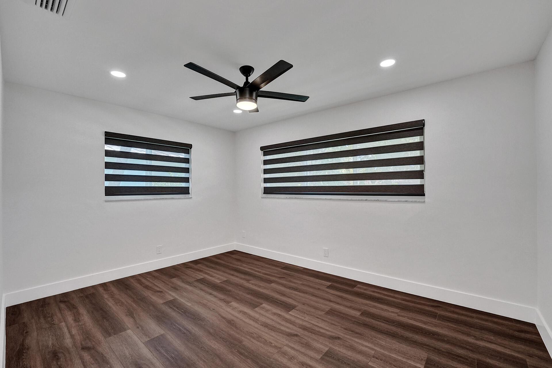 HOLLYWOOD HILLS - Residential Lease