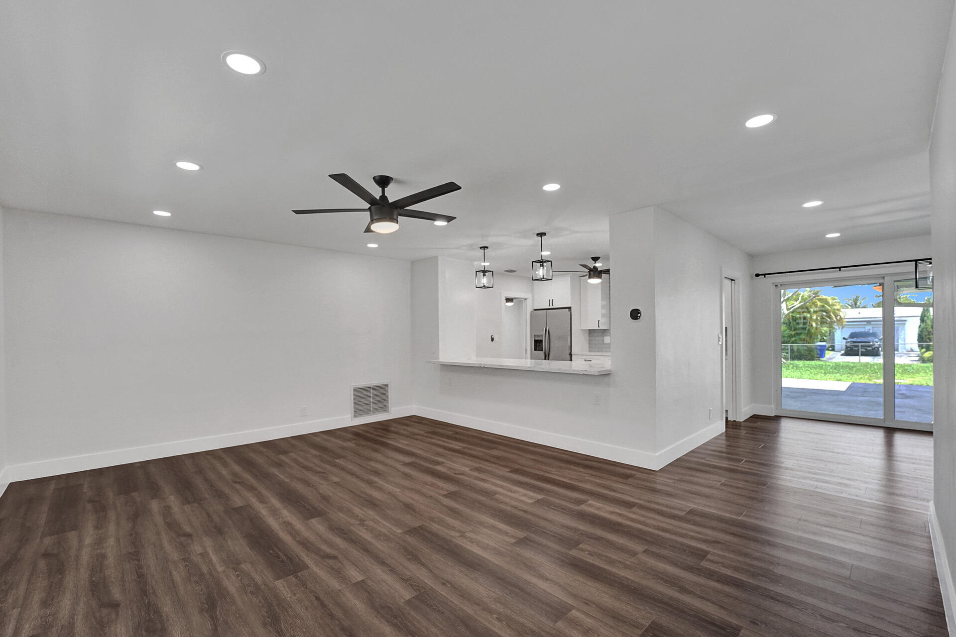 HOLLYWOOD HILLS - Residential Lease