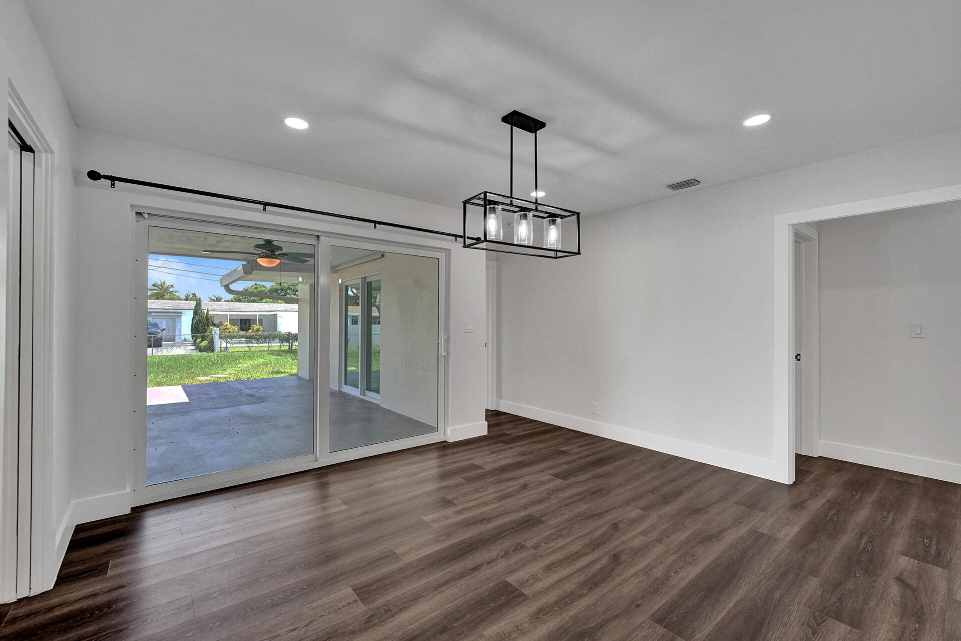 HOLLYWOOD HILLS - Residential Lease