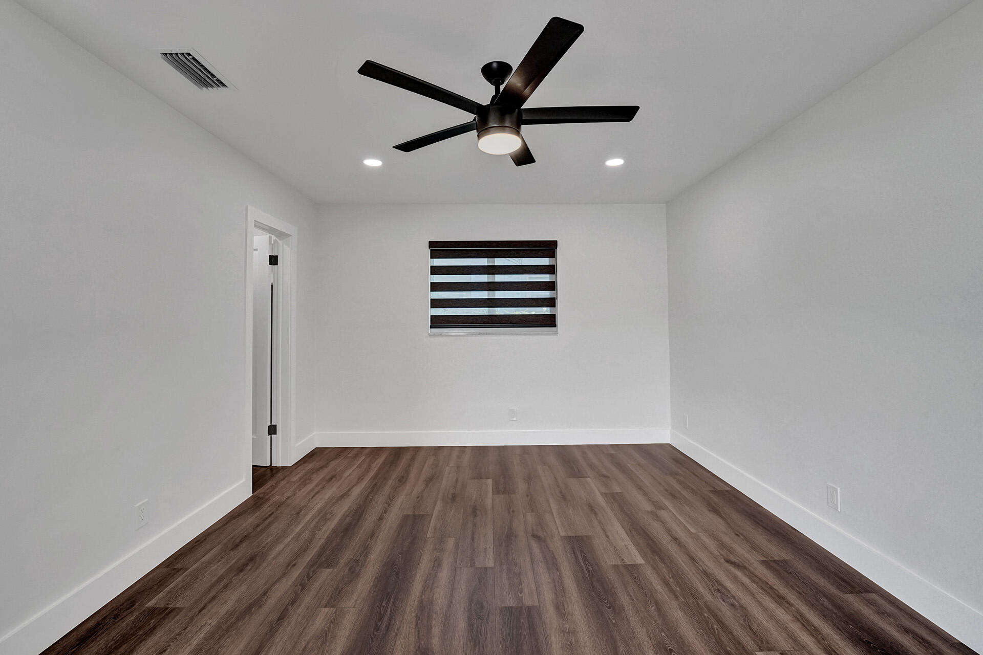 HOLLYWOOD HILLS - Residential Lease