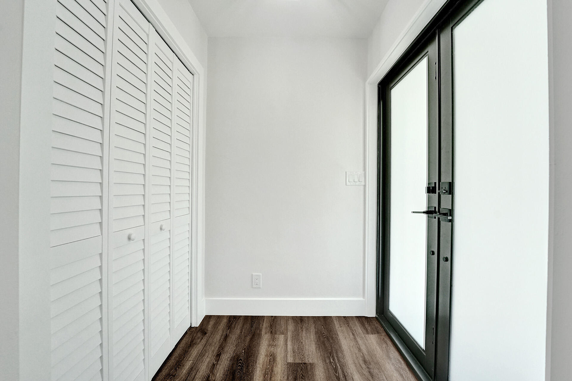 HOLLYWOOD HILLS - Residential Lease