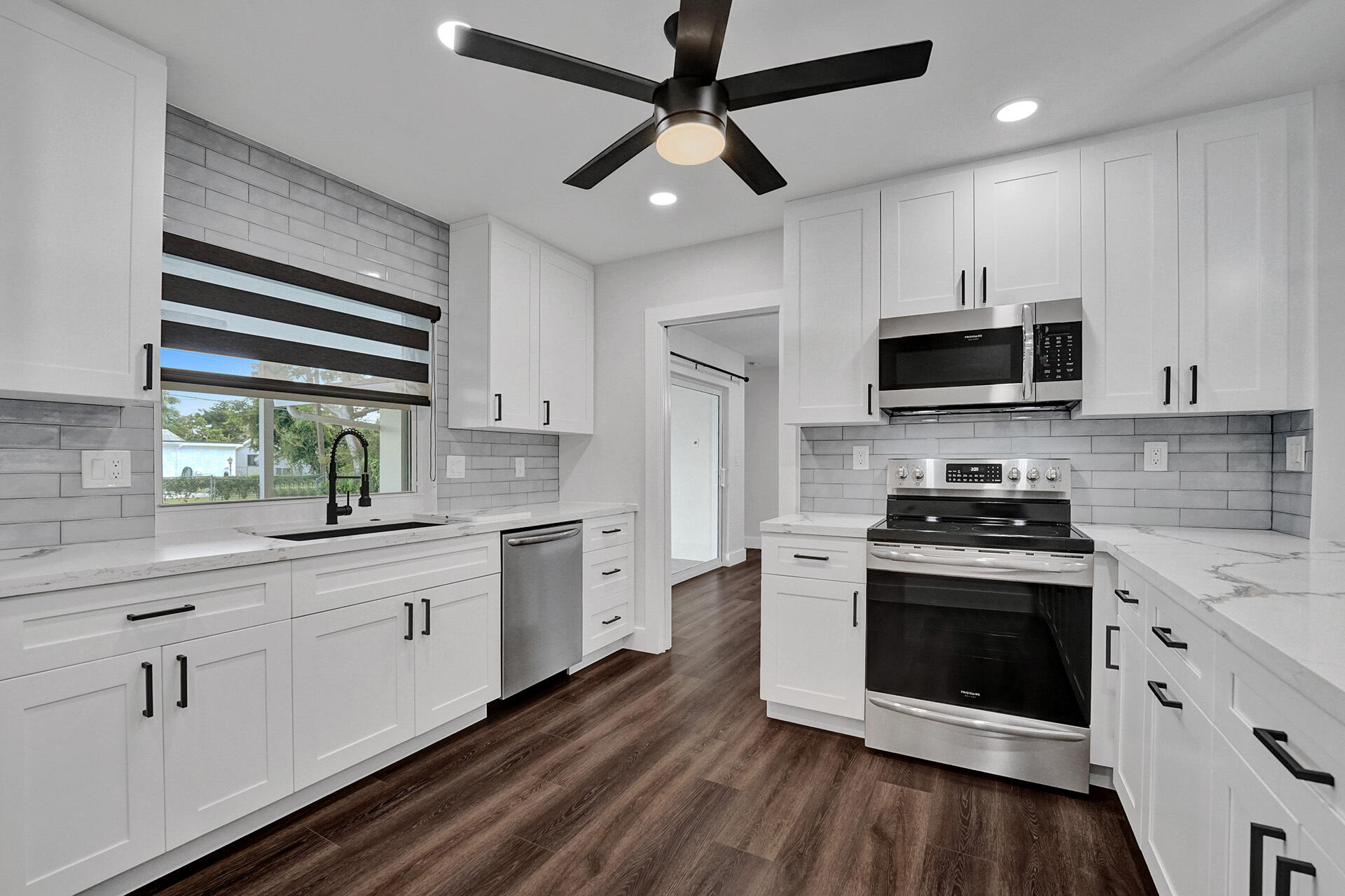 HOLLYWOOD HILLS - Residential Lease