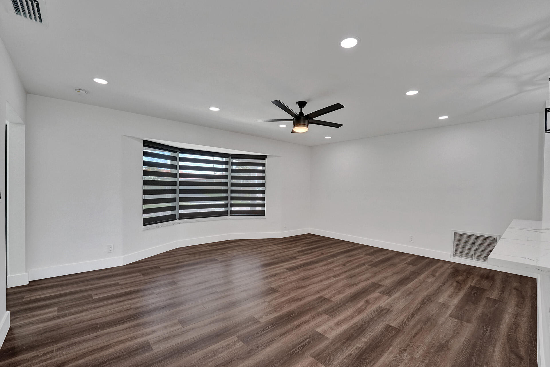 HOLLYWOOD HILLS - Residential Lease
