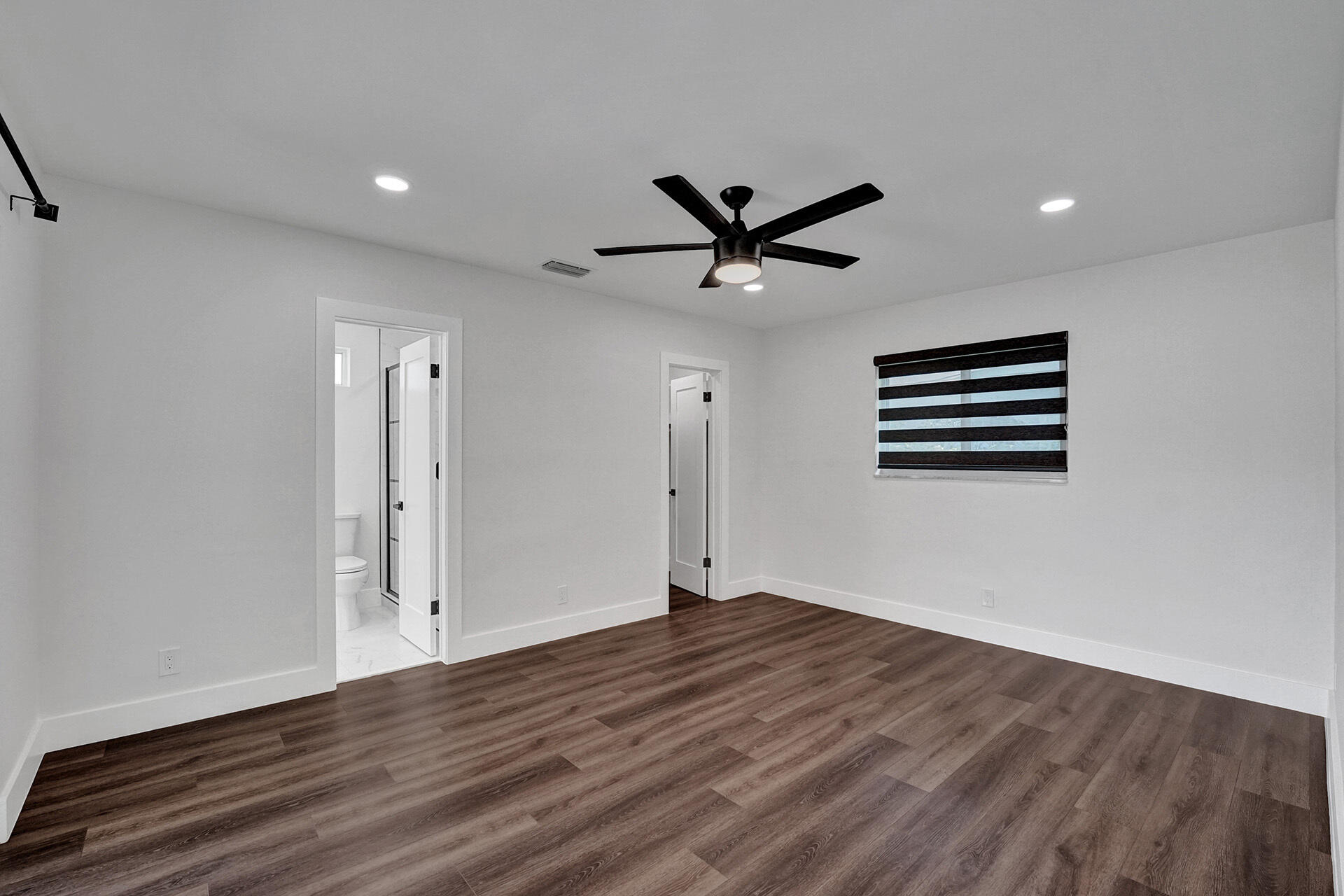 HOLLYWOOD HILLS - Residential Lease