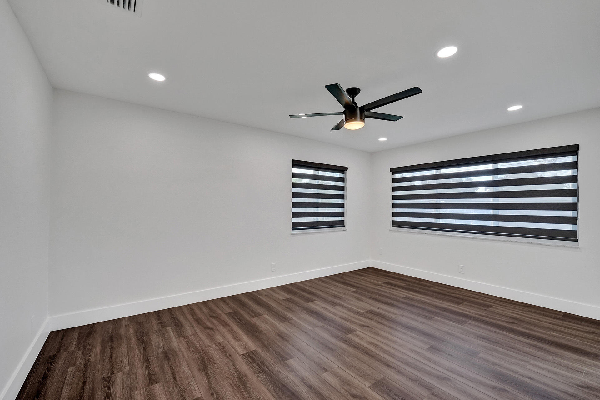 HOLLYWOOD HILLS - Residential Lease