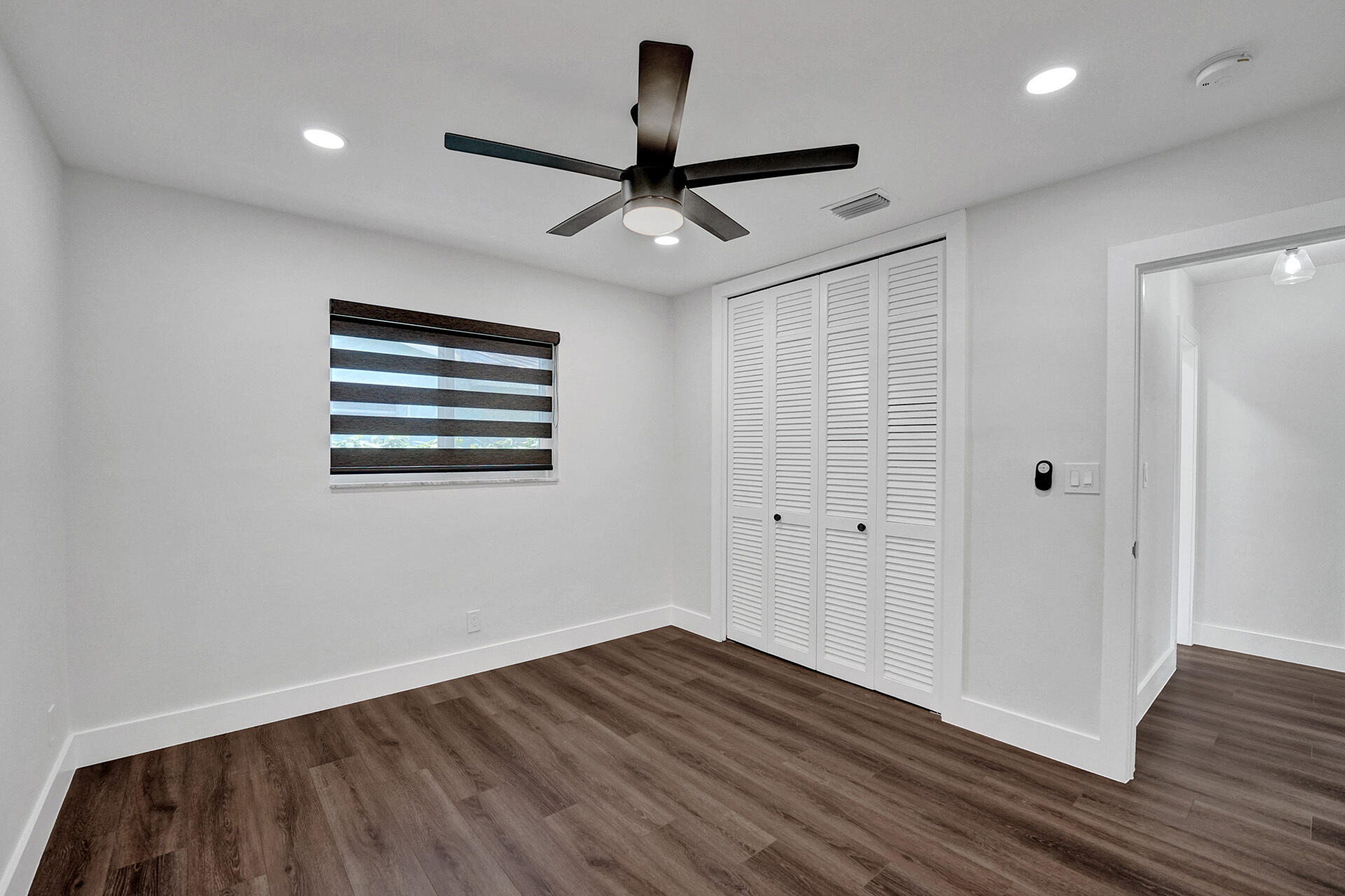 HOLLYWOOD HILLS - Residential Lease