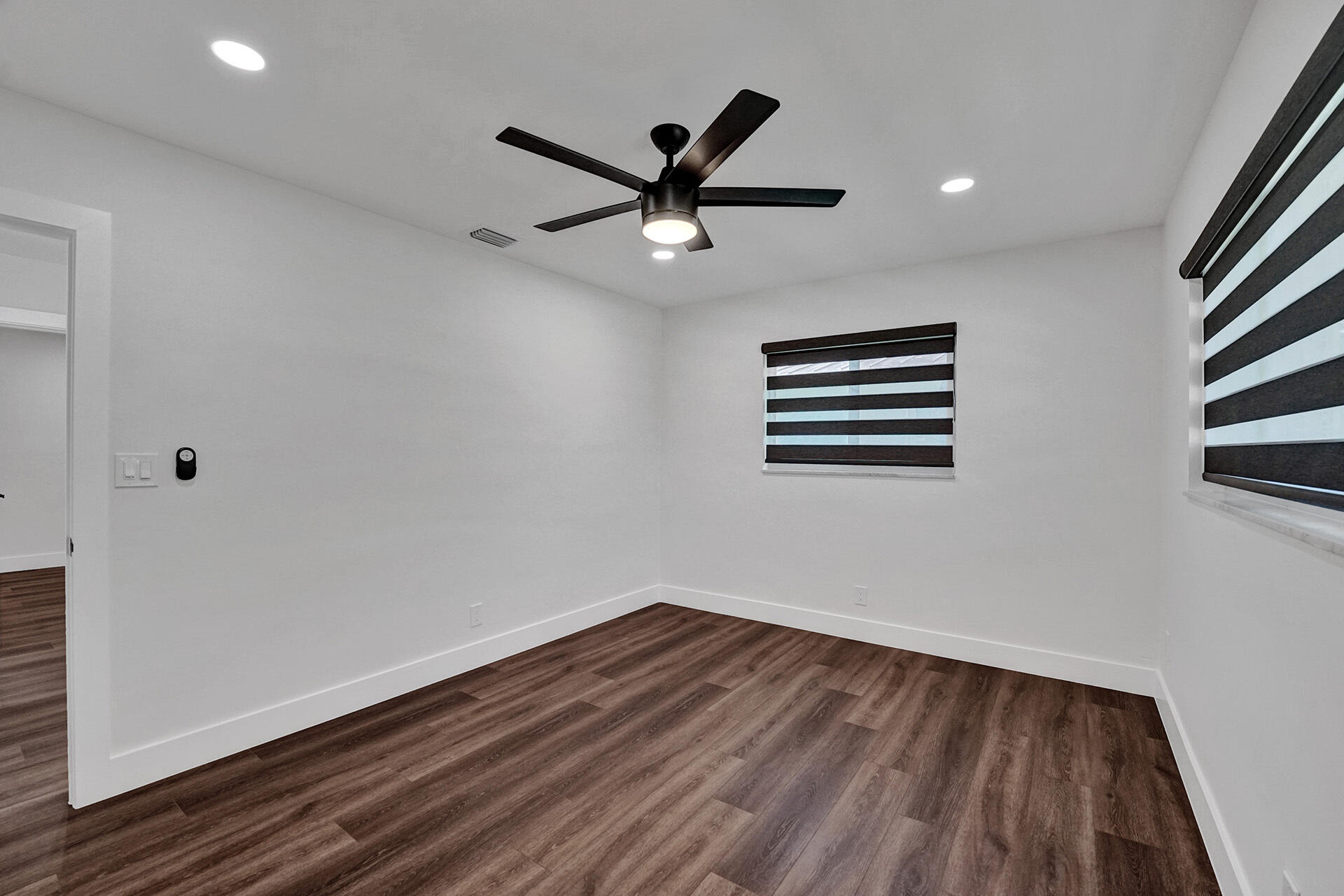 HOLLYWOOD HILLS - Residential Lease