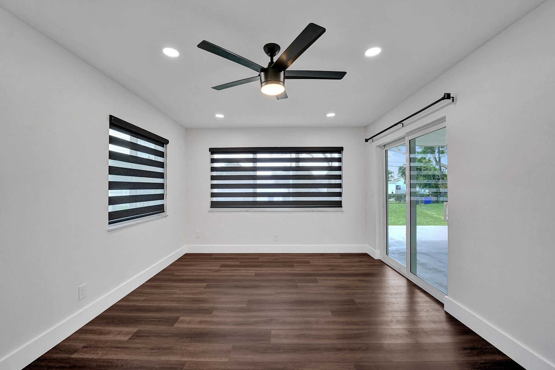 HOLLYWOOD HILLS - Residential Lease