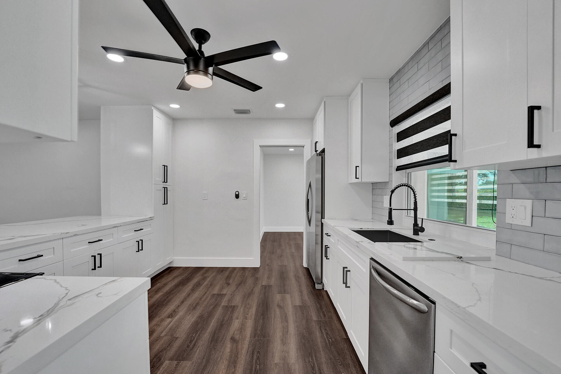 HOLLYWOOD HILLS - Residential Lease