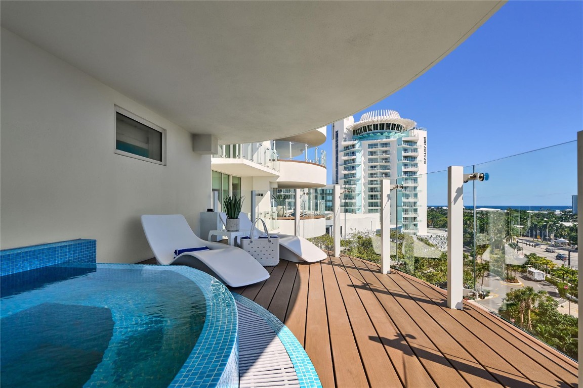 Azul - Residential