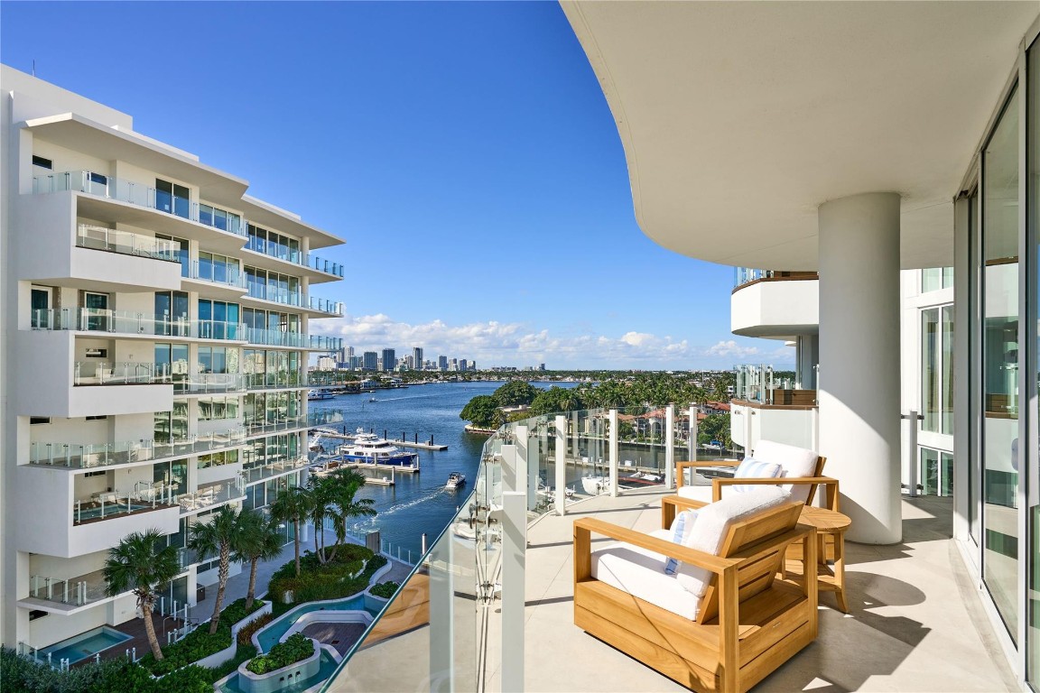 Azul - Residential