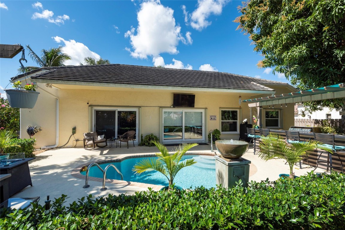 Meadows 300 01 - Residential