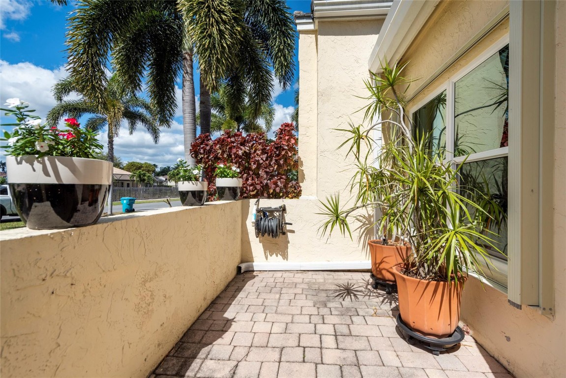 Meadows 300 01 - Residential