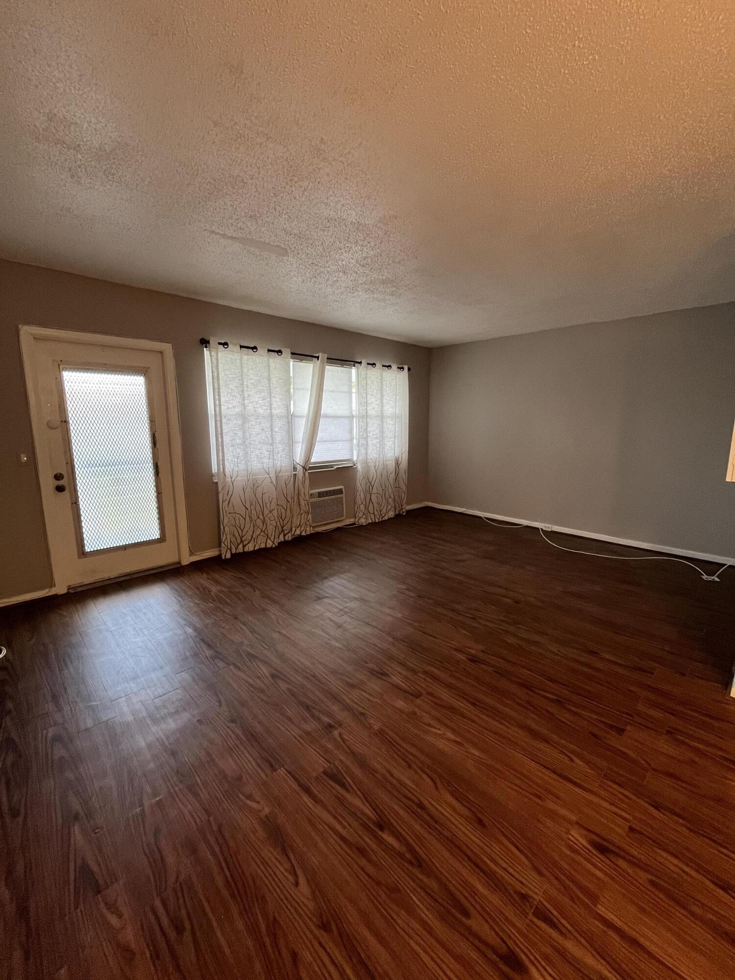 WESTBURY E CONDO - Residential