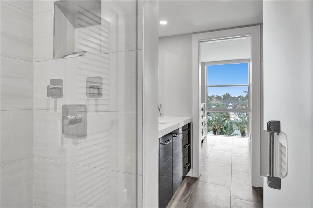 1750 Las Olas Co-Op - Residential