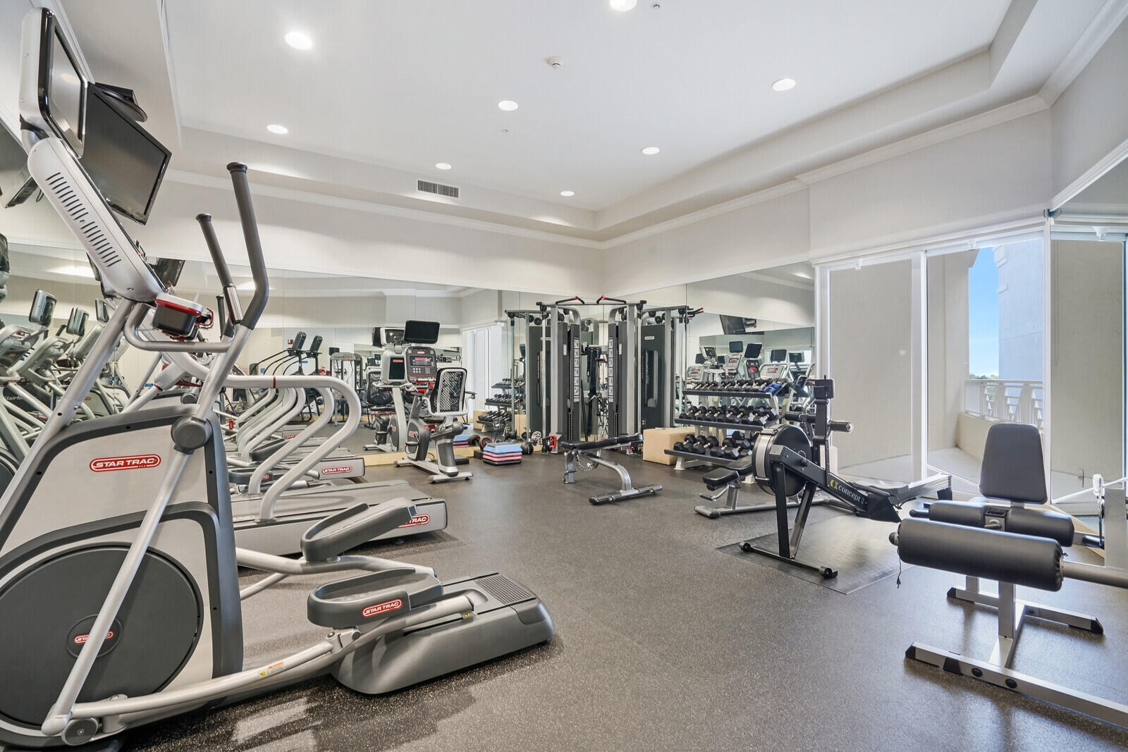 ESPLANADE GRANDE CONDO - Residential