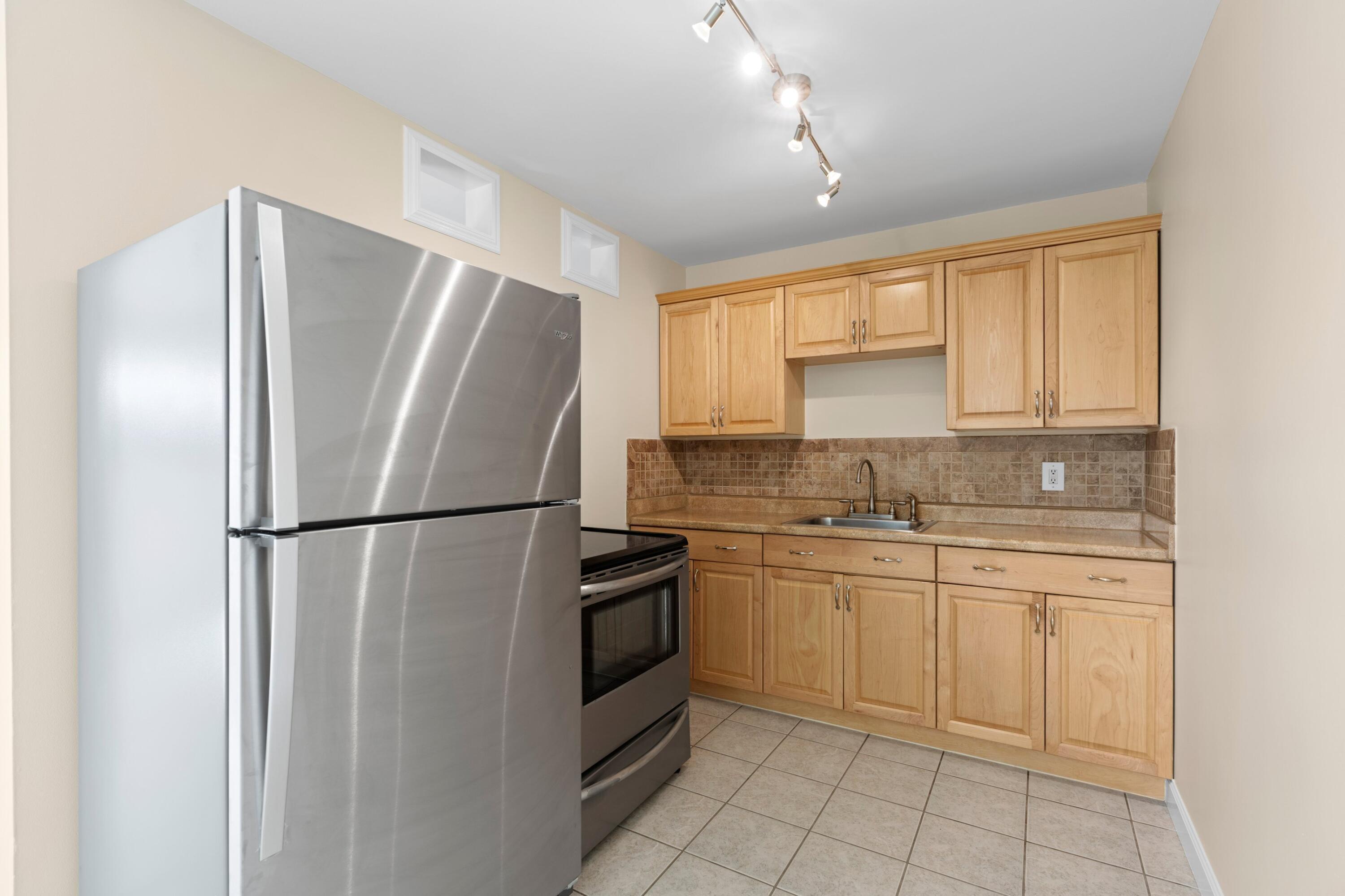 BOYNTON PLACE - Residential Lease