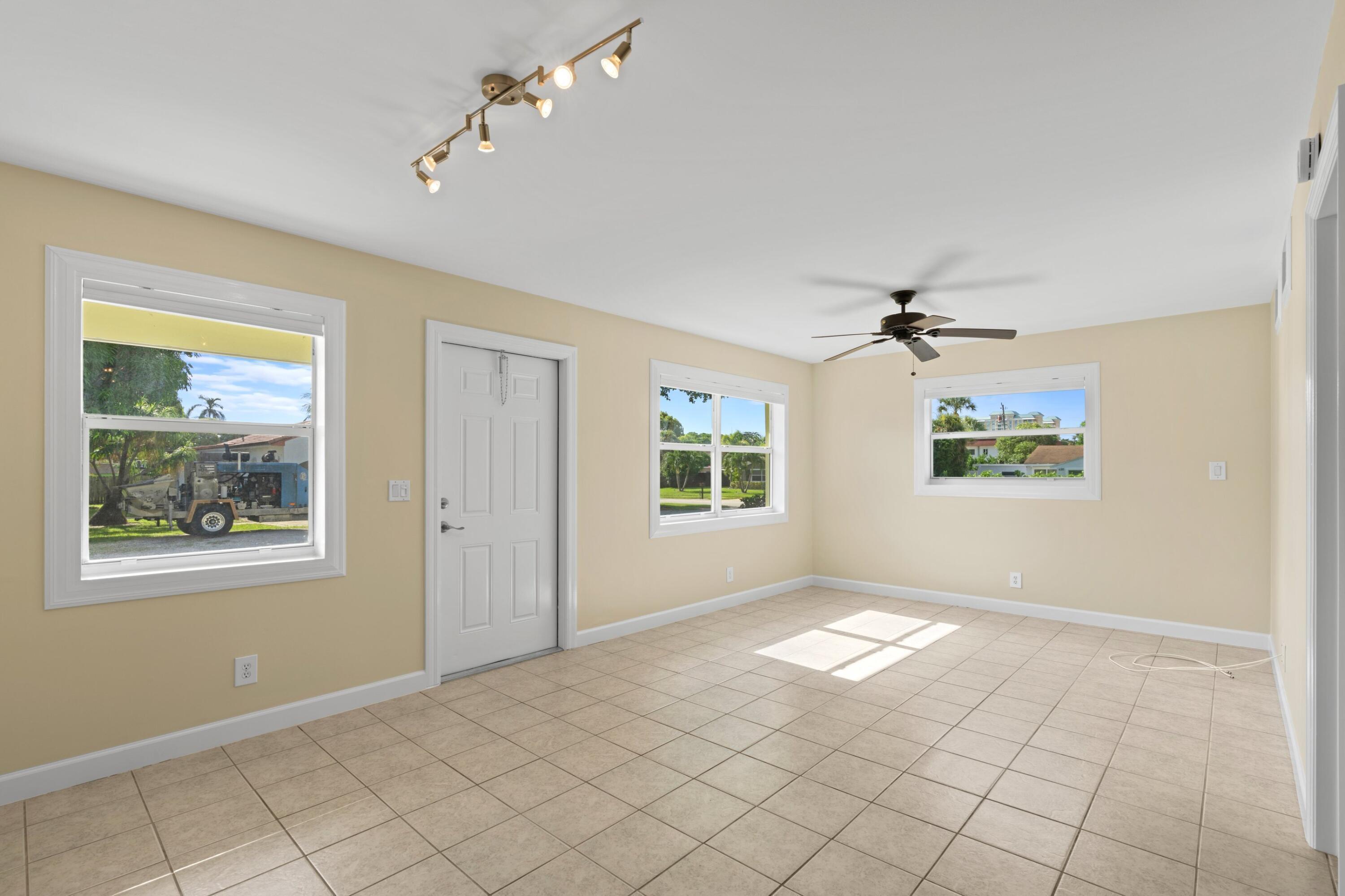 BOYNTON PLACE - Residential Lease