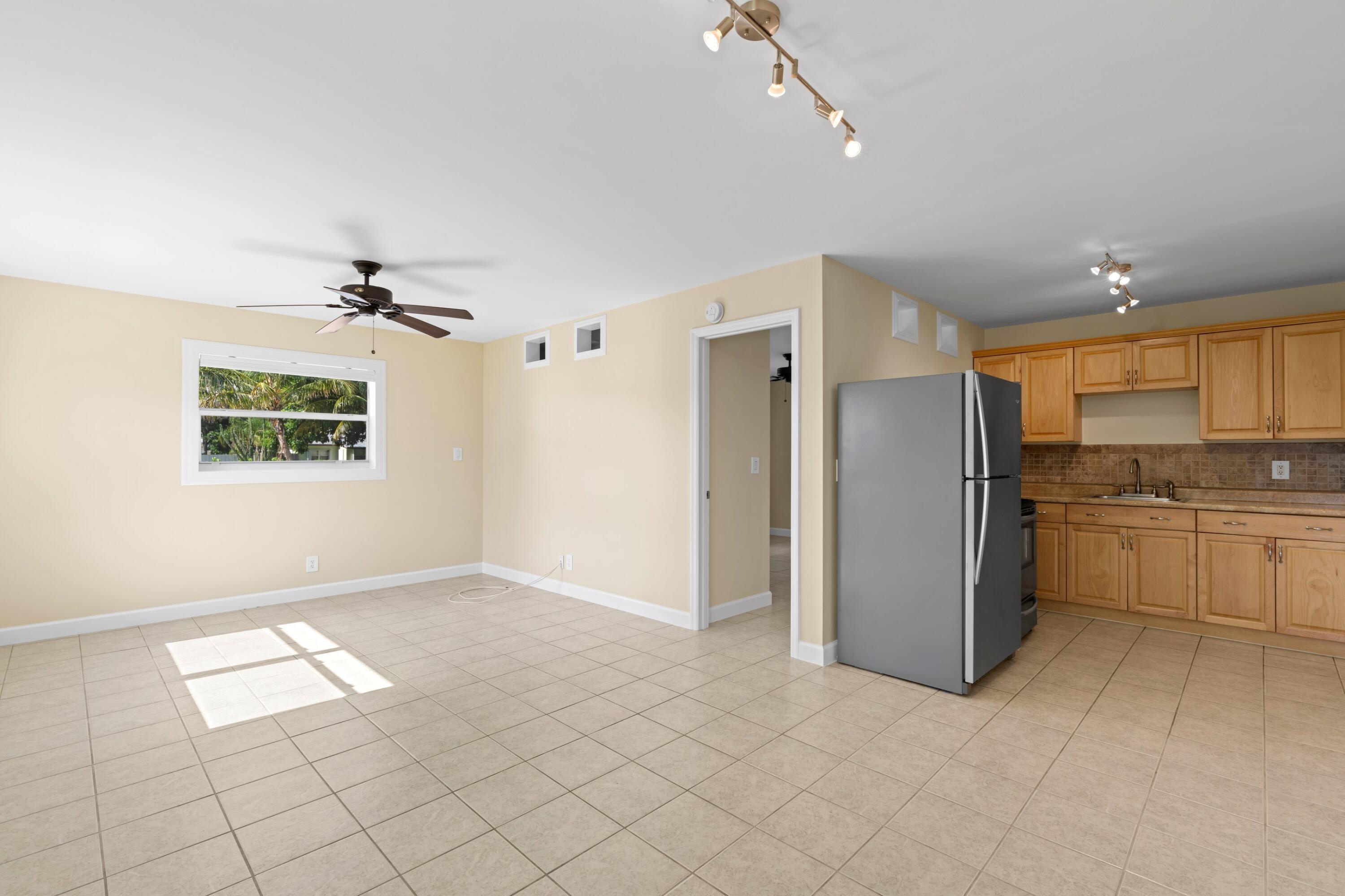 BOYNTON PLACE - Residential Lease