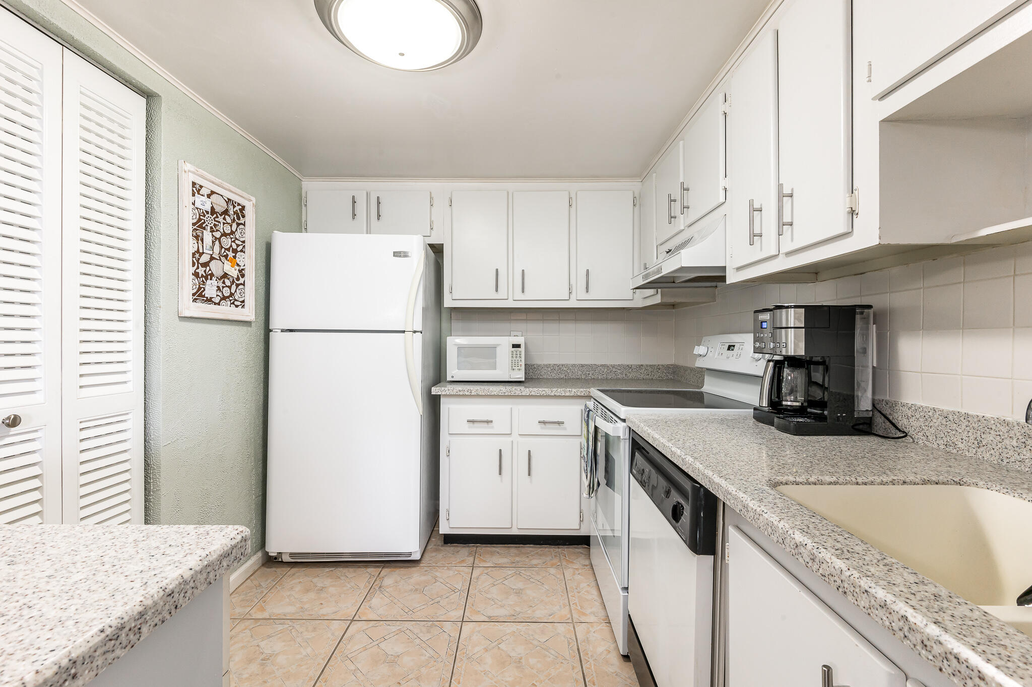 PHOENIX TOWERS CONDO - Residential