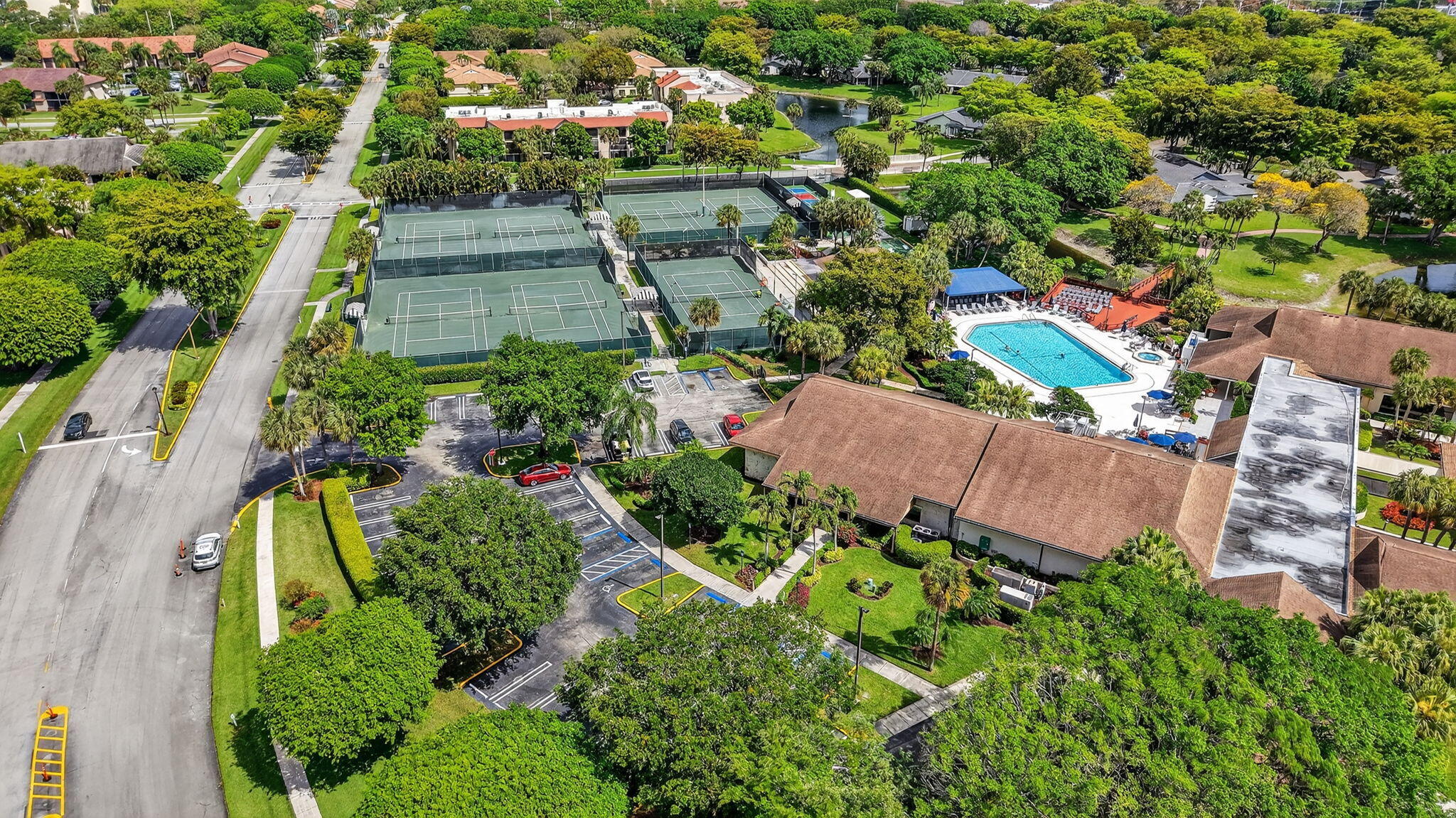 LAKESIDE CONDO 3 OF BANYAN SPRINGS - Residential