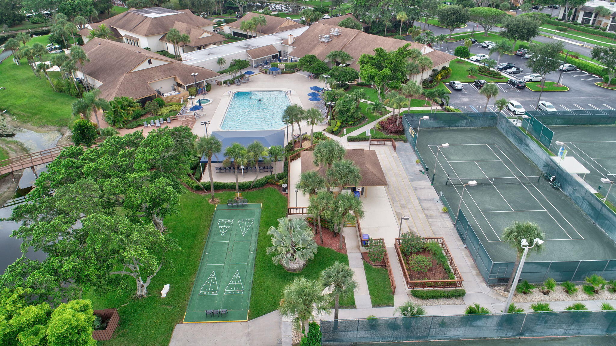 LAKESIDE CONDO 3 OF BANYAN SPRINGS - Residential