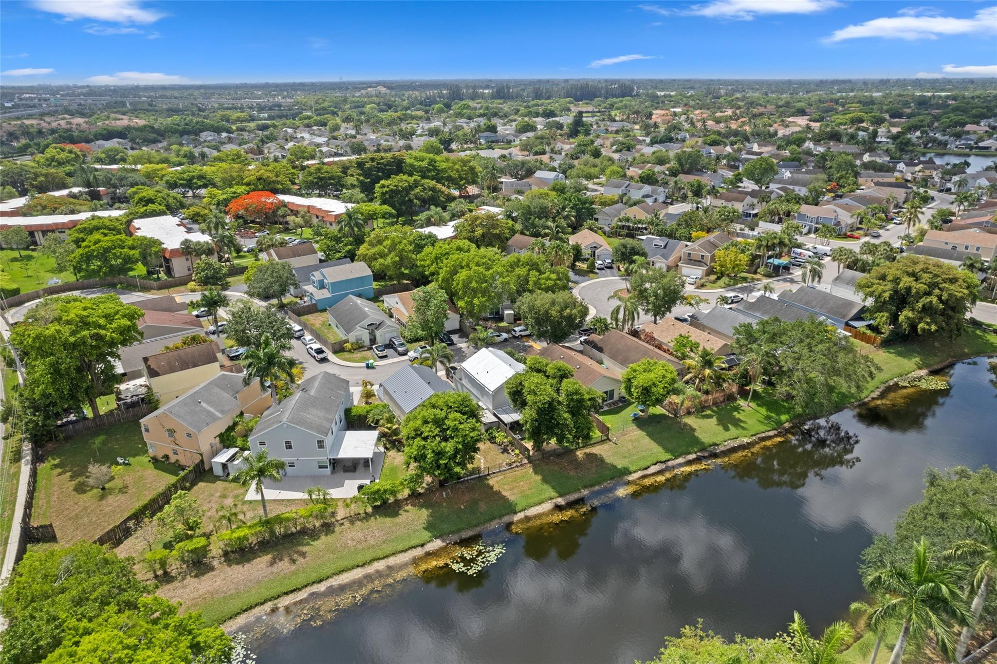 HAMPTON LAKES - Residential